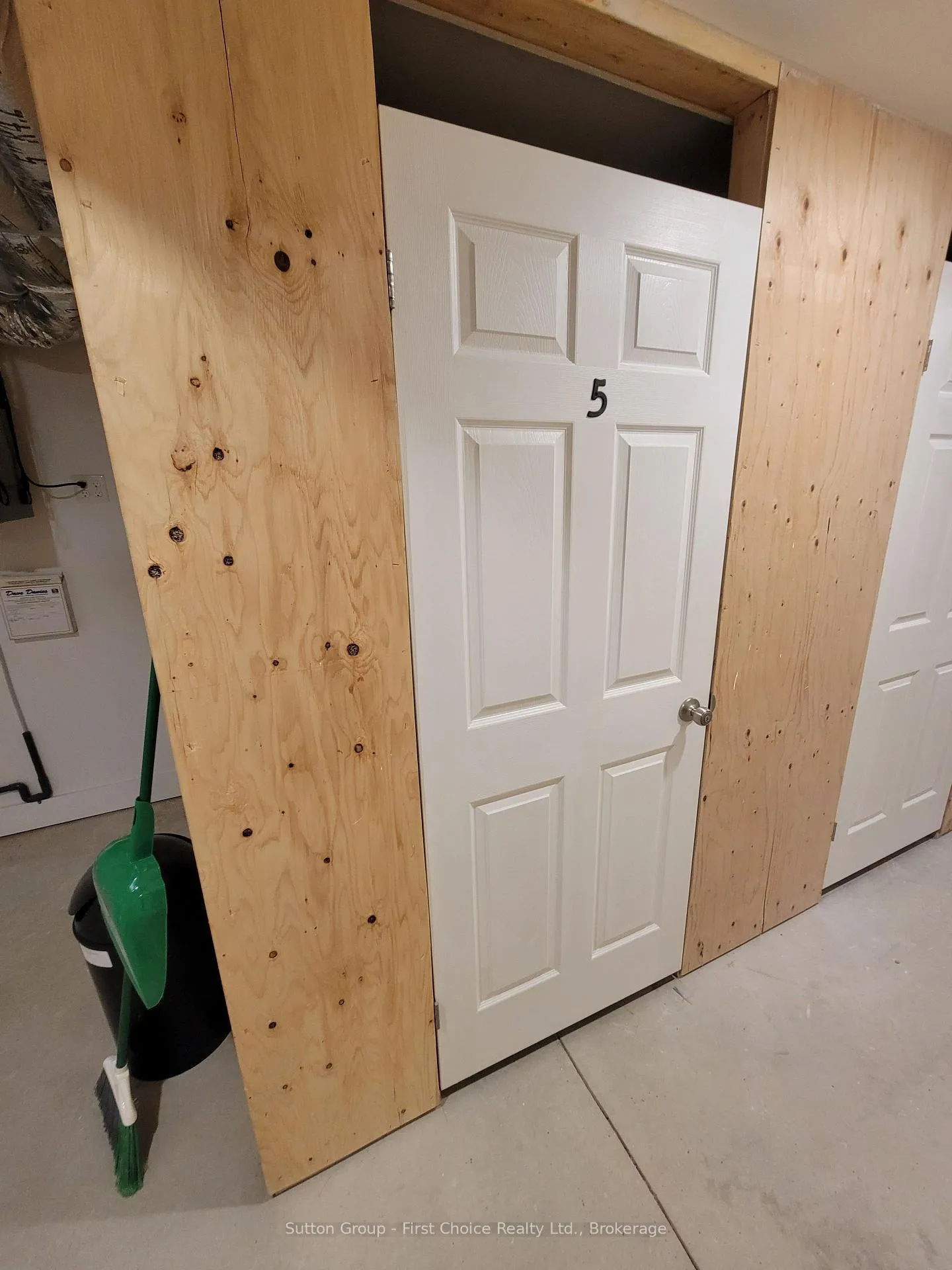 Photo 20 of Unit 5, 3205 Vivian Line 37, Stratford — HOMEH