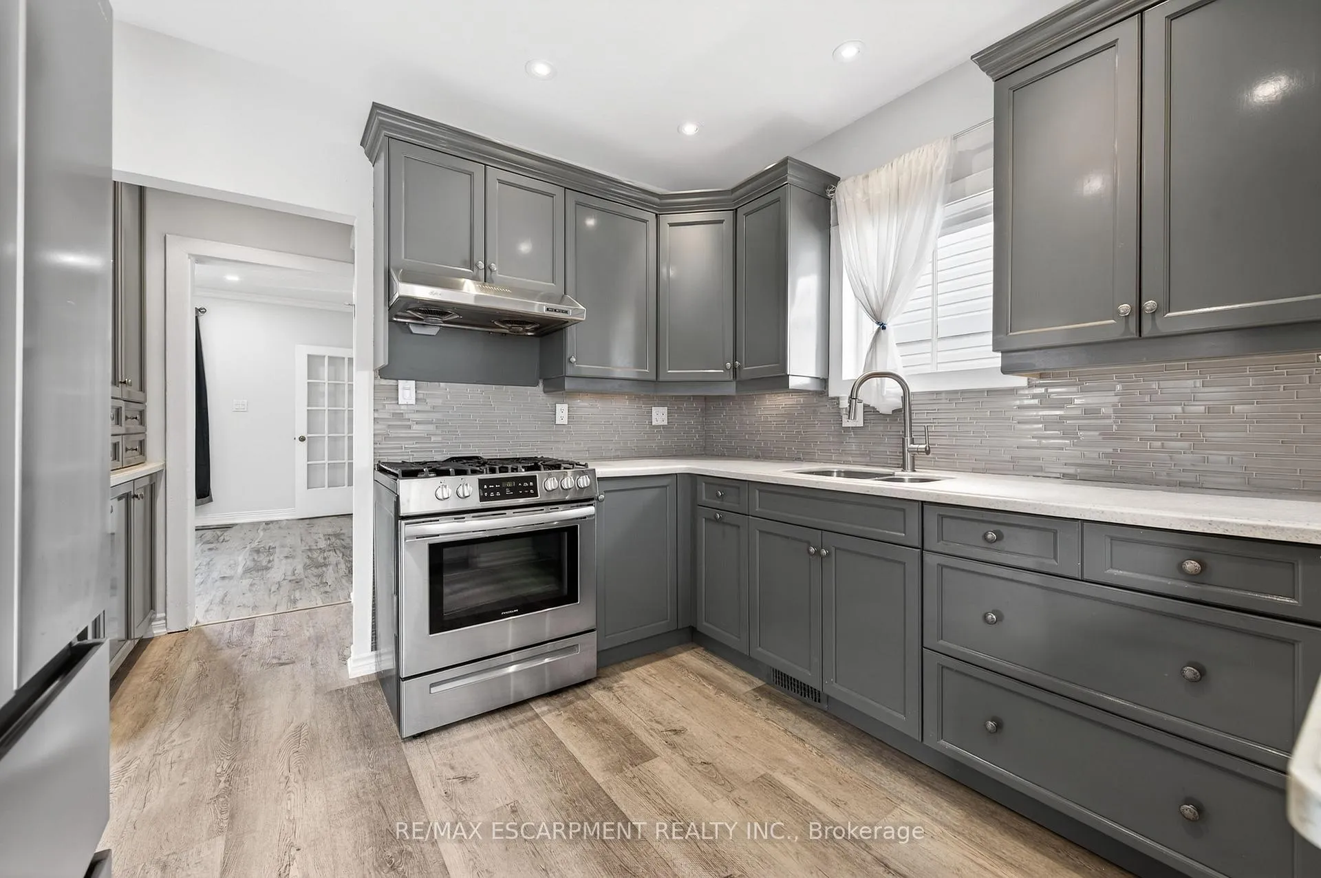 Photo 12 of 2296 New Street, Burlington, Brant — HOMEH