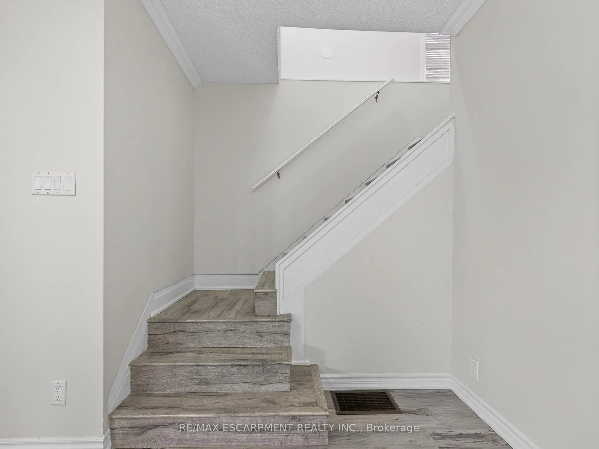 Photo 24 of 2296 New Street, Burlington, Brant — HOMEH