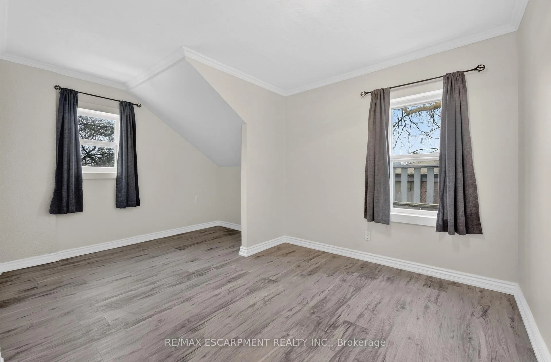 Photo 28 of 2296 New Street, Burlington, Brant — HOMEH