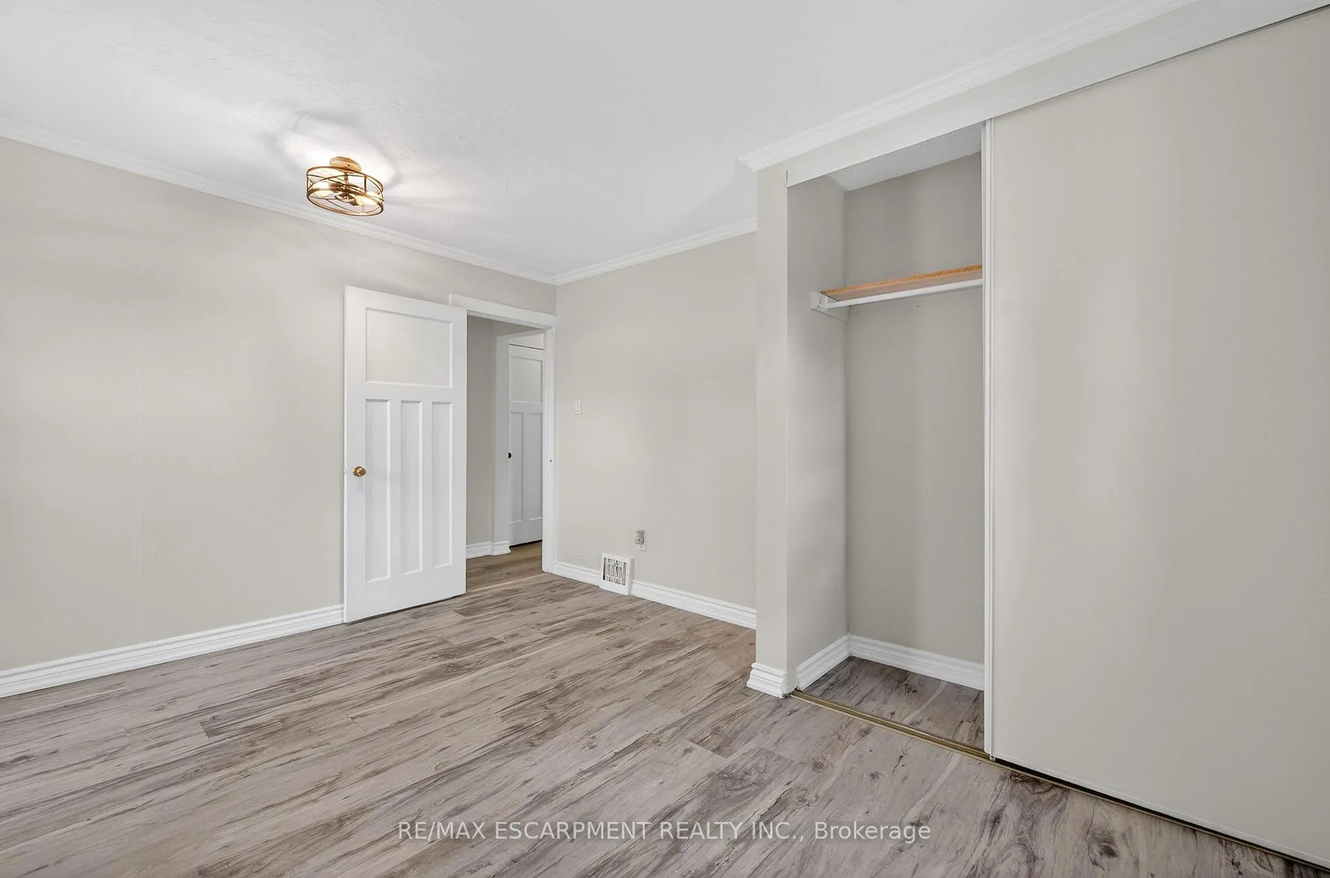 Photo 29 of 2296 New Street, Burlington, Brant — HOMEH