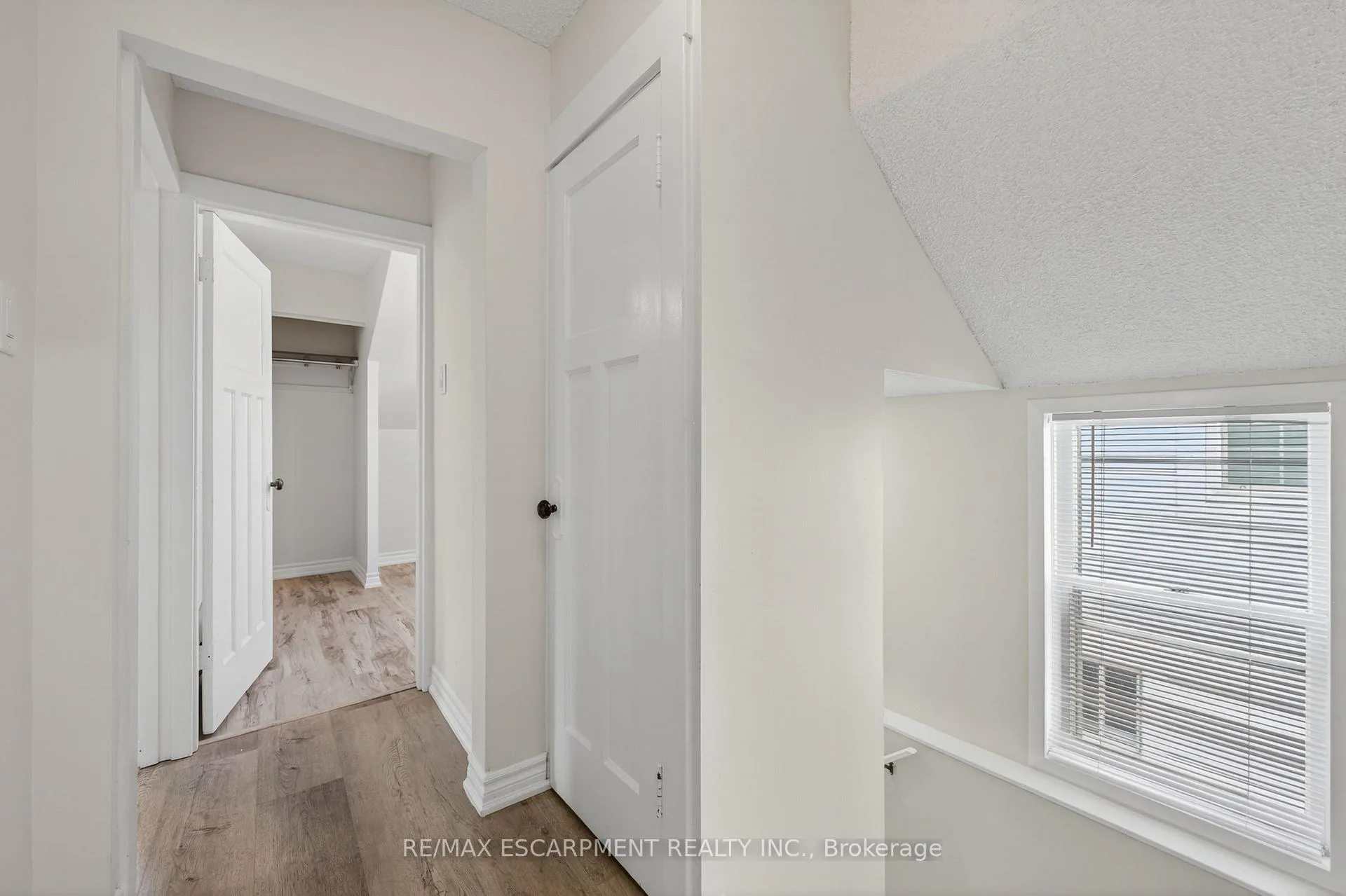Photo 30 of 2296 New Street, Burlington, Brant — HOMEH