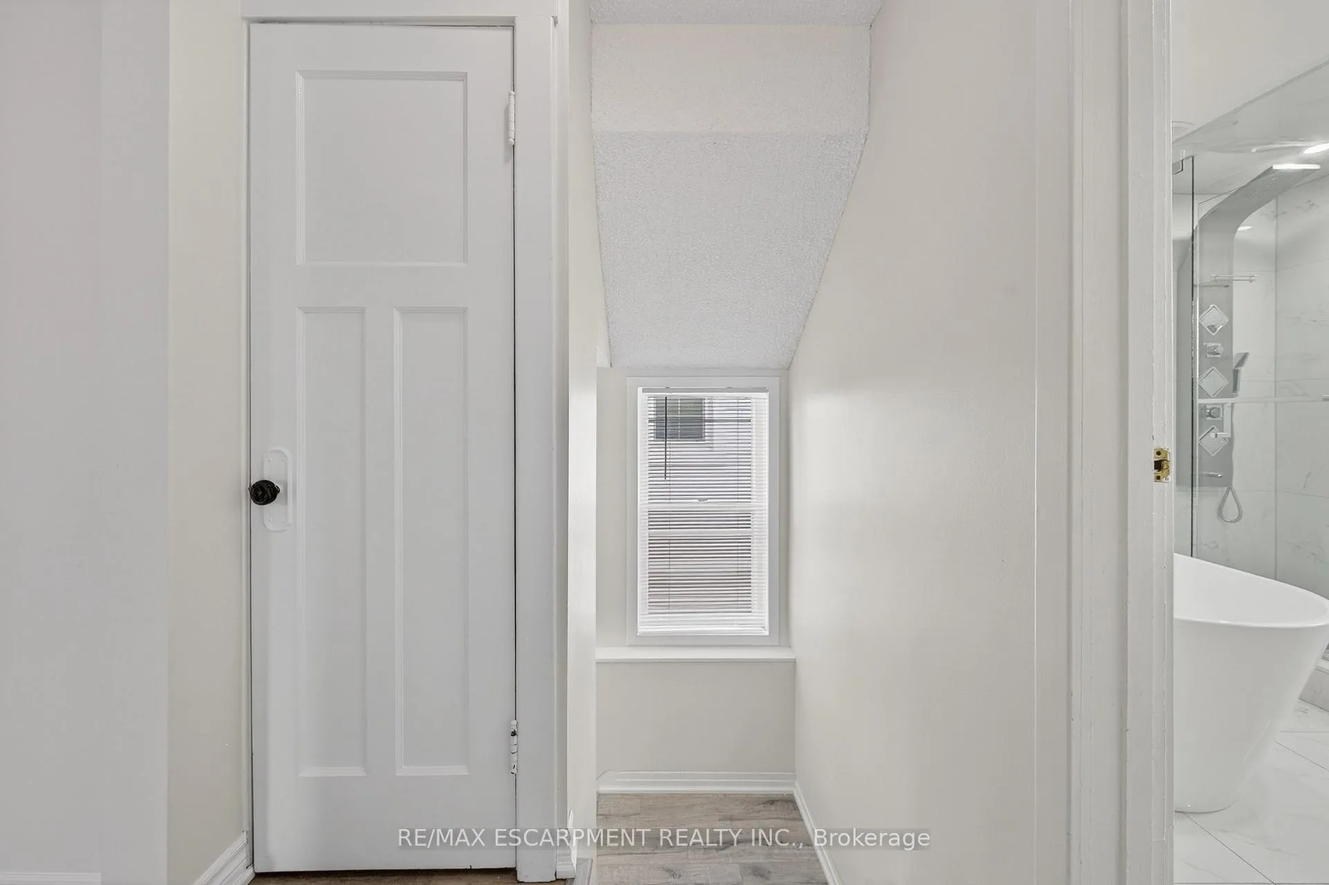 Photo 33 of 2296 New Street, Burlington, Brant — HOMEH