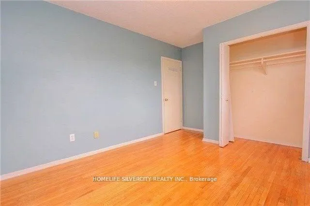 Photo 12 of Unit Upper Level, 31 Lakeland Drive, Etobicoke, Thistletown-Beaumonde Heights — HOMEH