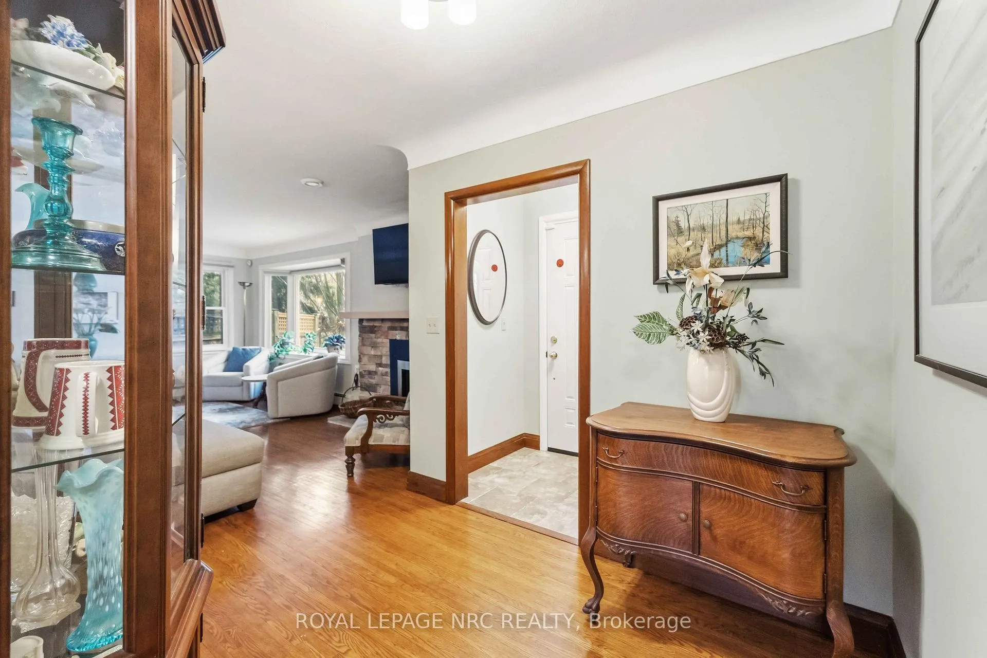 Photo 3 of 133 Lakeshore Road, St. Catharines, Lakeshore — HOMEH