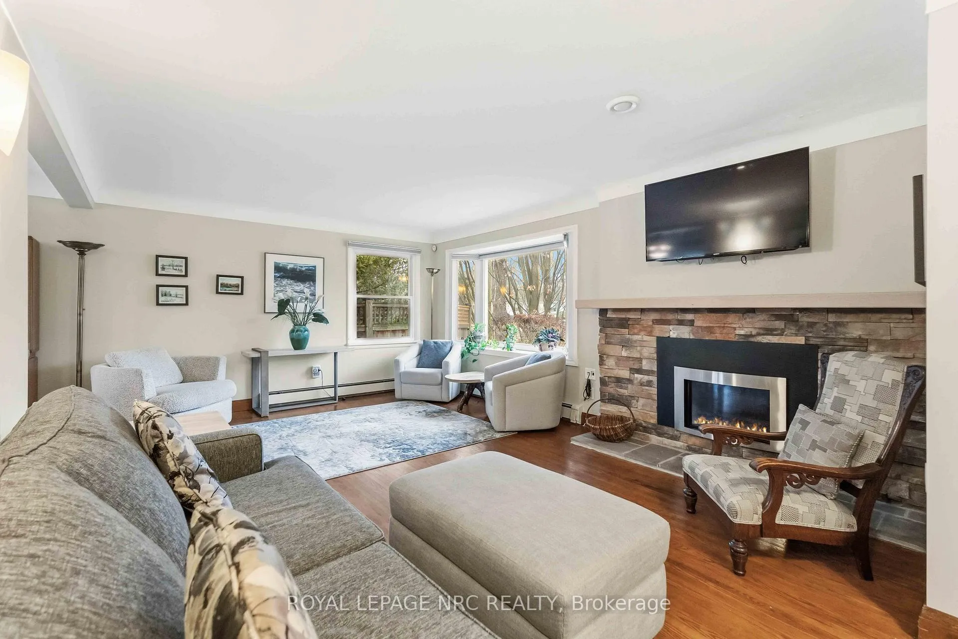Photo 5 of 133 Lakeshore Road, St. Catharines, Lakeshore — HOMEH