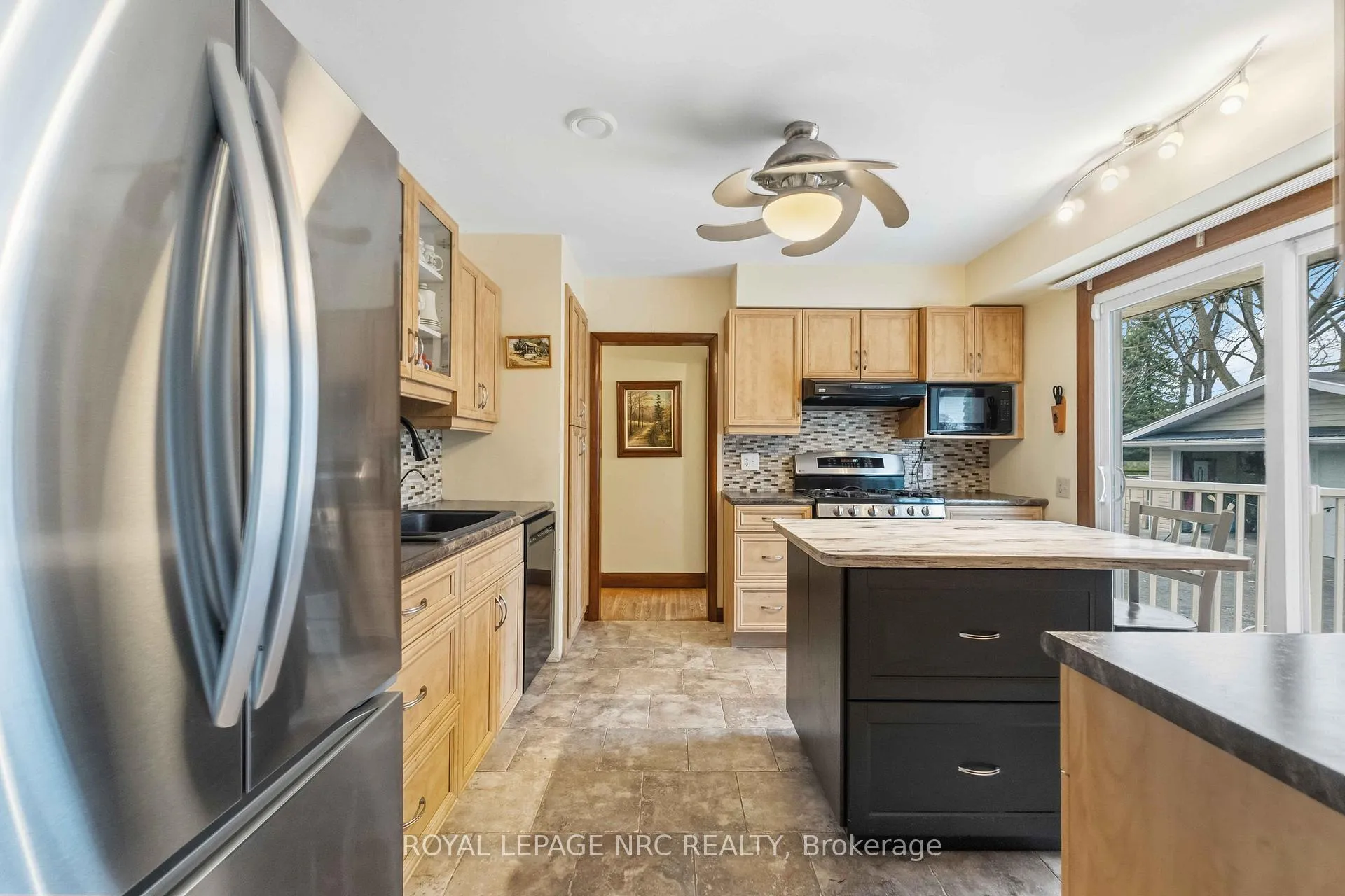 Photo 8 of 133 Lakeshore Road, St. Catharines, Lakeshore — HOMEH