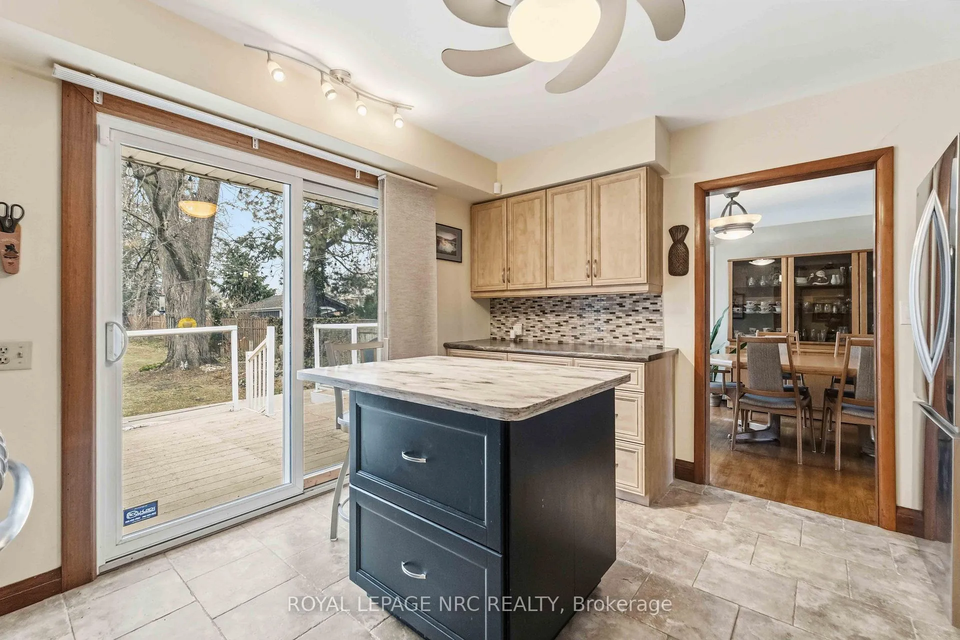 Photo 10 of 133 Lakeshore Road, St. Catharines, Lakeshore — HOMEH