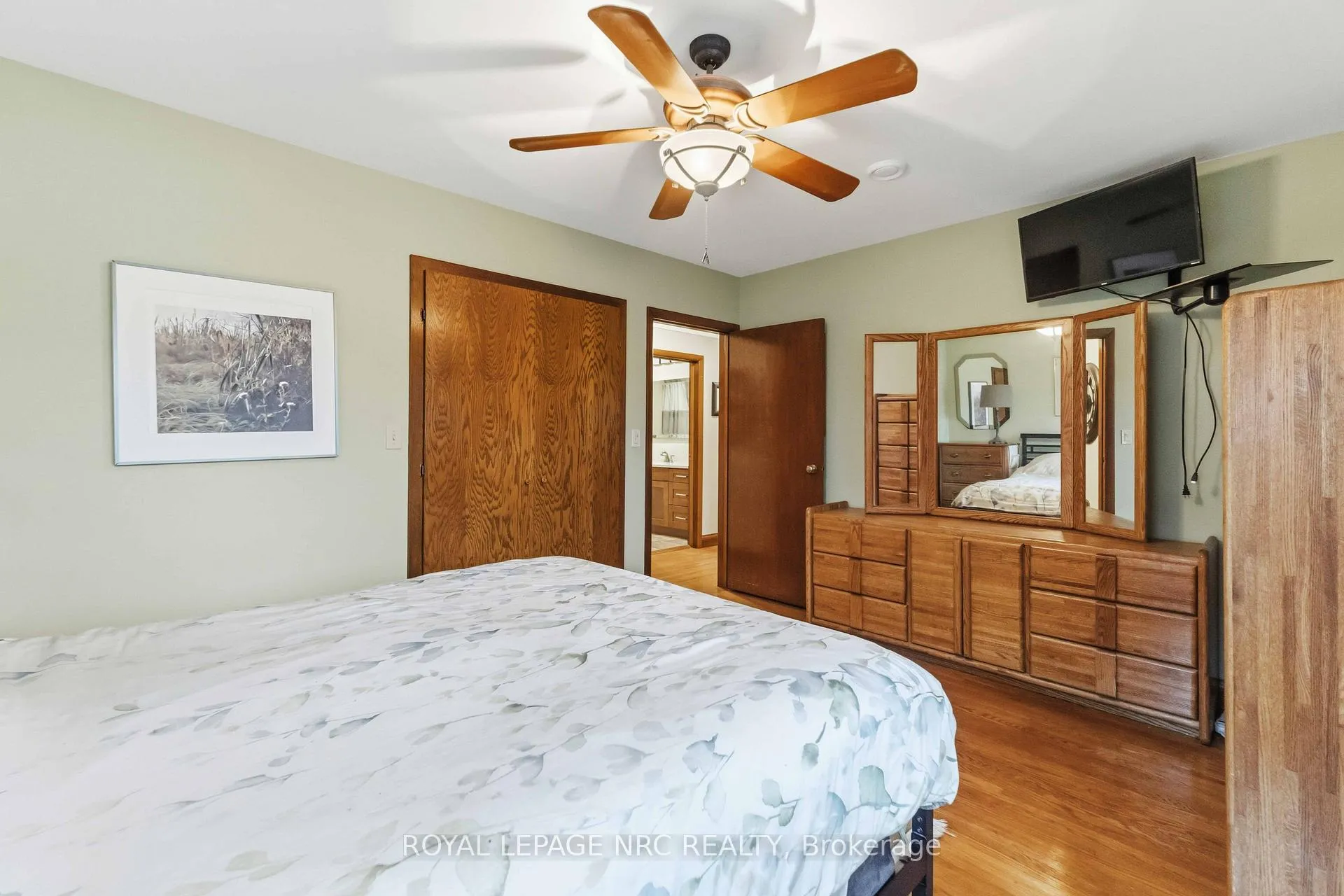 Photo 13 of 133 Lakeshore Road, St. Catharines, Lakeshore — HOMEH