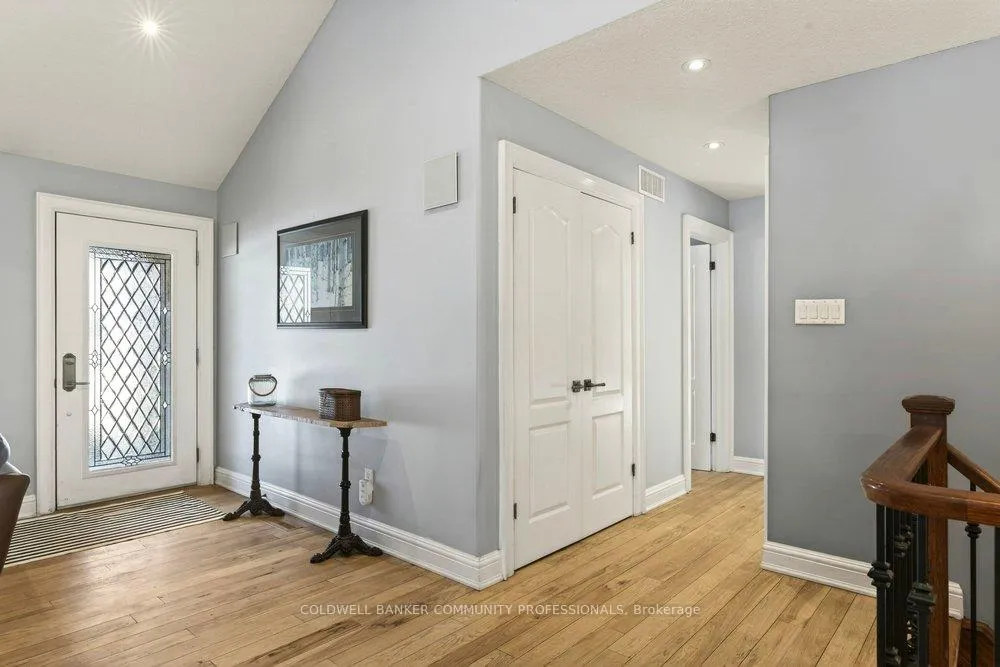 Photo 2 of 389 Clarendon Drive, Hamilton, Ancaster — HOMEH