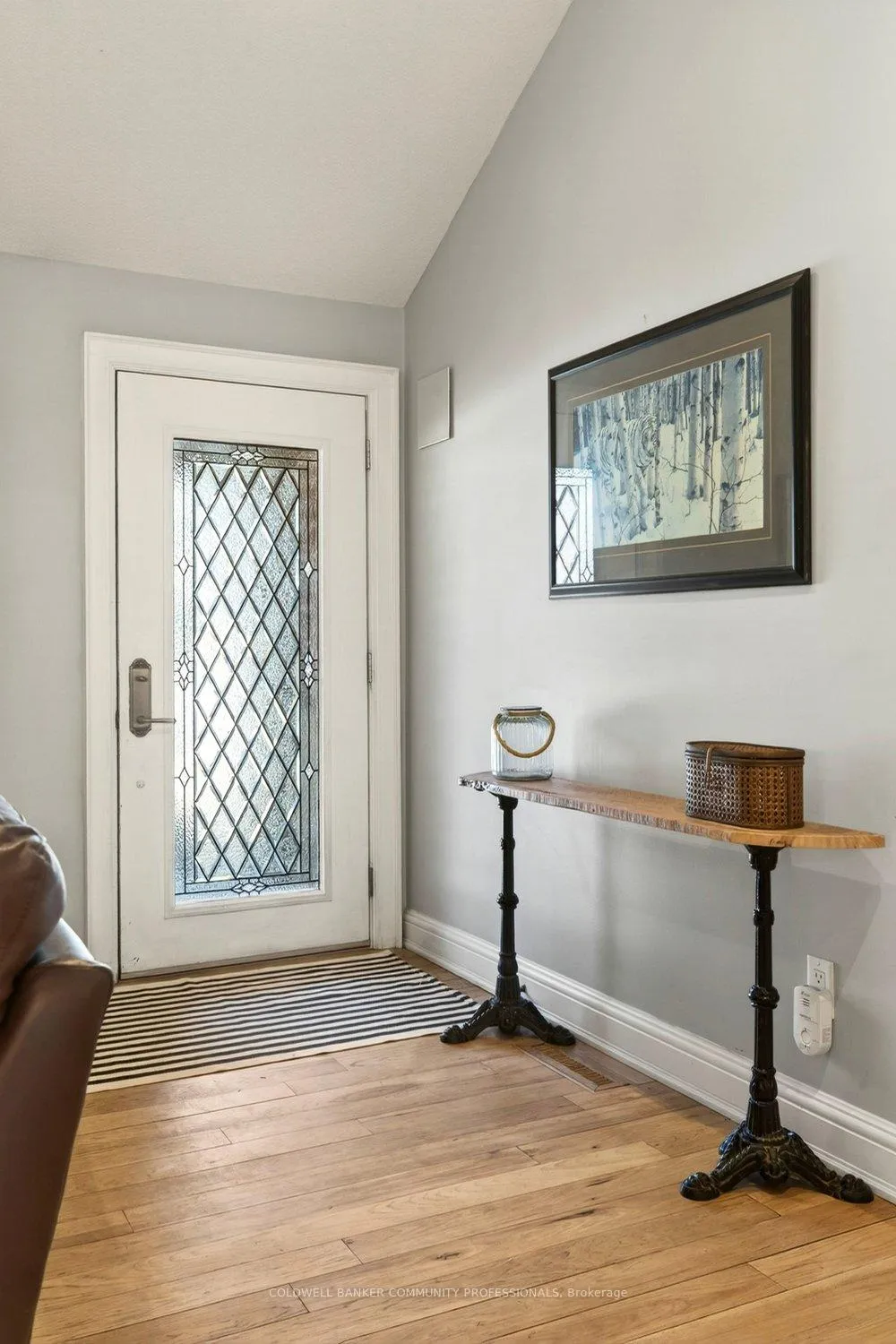 Photo 3 of 389 Clarendon Drive, Hamilton, Ancaster — HOMEH