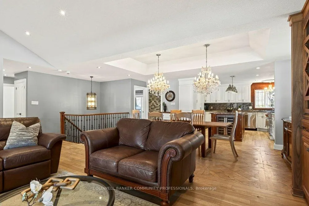 Photo 6 of 389 Clarendon Drive, Hamilton, Ancaster — HOMEH