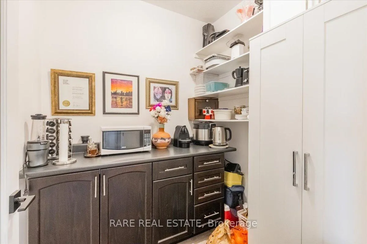 Photo 11 of Unit 405, 10 Culinary Lane, Barrie, Rural Barrie Southeast — HOMEH