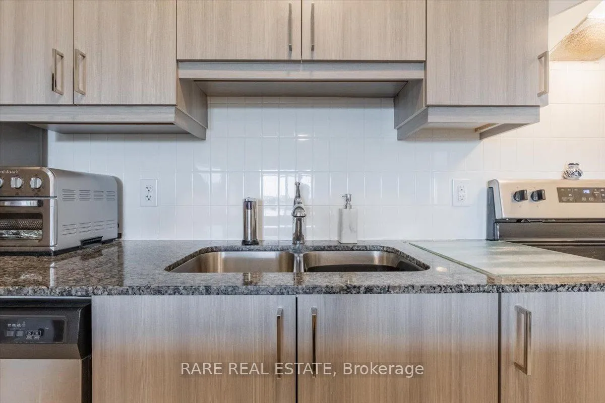 Photo 13 of Unit 405, 10 Culinary Lane, Barrie, Rural Barrie Southeast — HOMEH