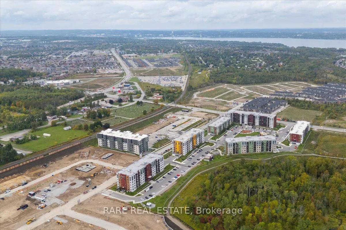 Photo 31 of Unit 405, 10 Culinary Lane, Barrie, Rural Barrie Southeast — HOMEH