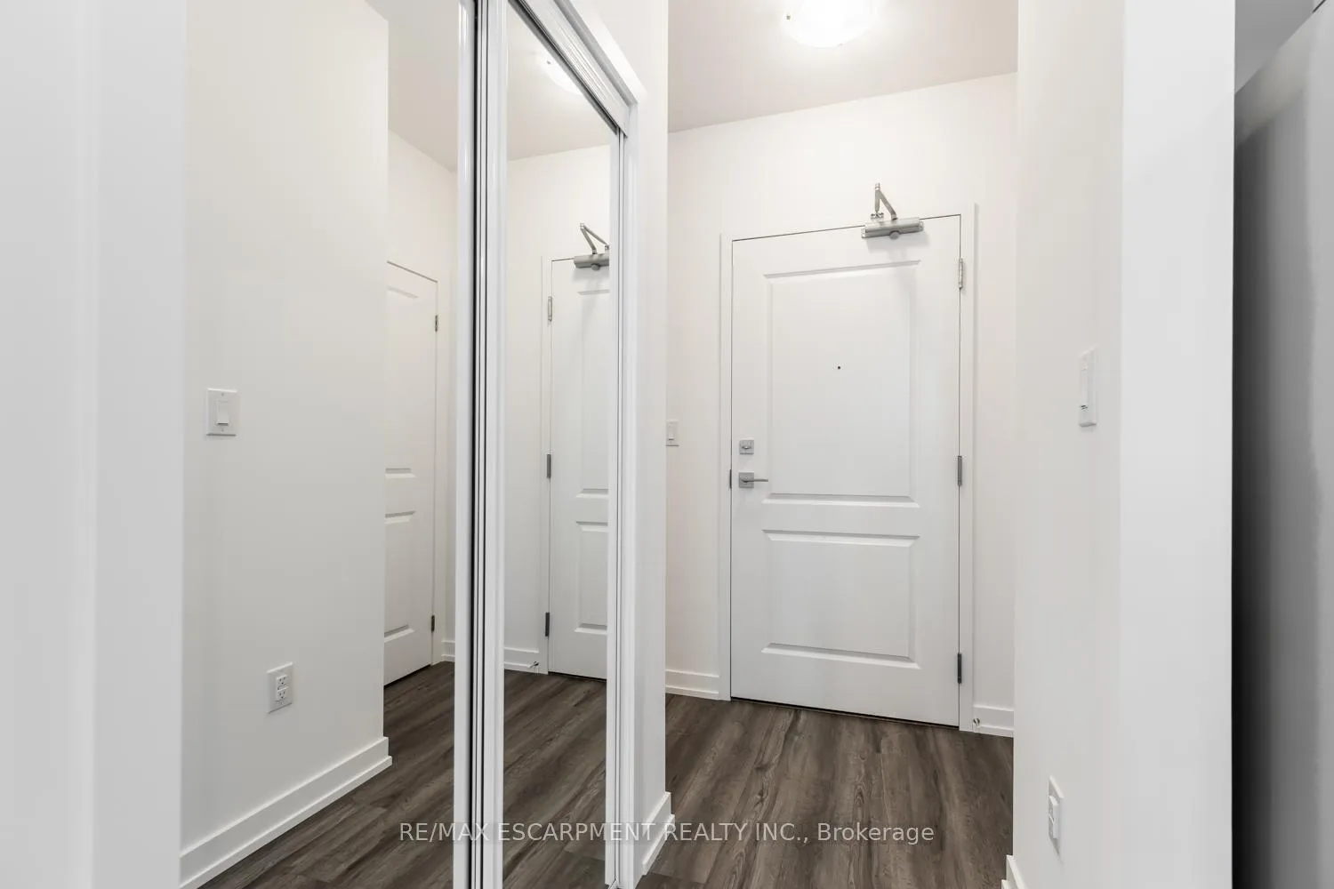 Photo 3 of Unit 516, 460 Dundas Street, Hamilton, Waterdown — HOMEH