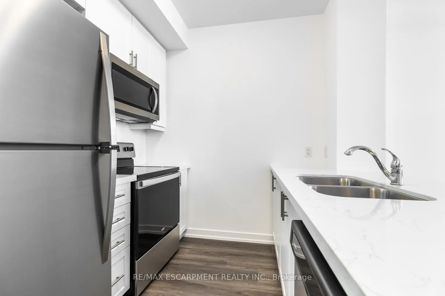 Photo 6 of Unit 516, 460 Dundas Street, Hamilton, Waterdown — HOMEH