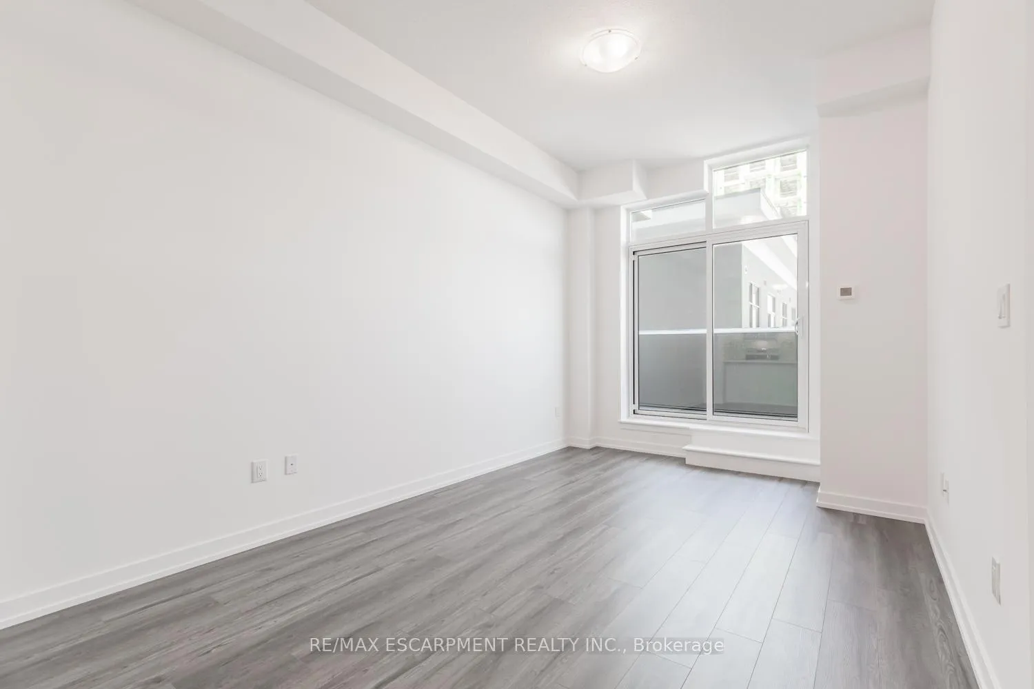 Photo 10 of Unit 516, 460 Dundas Street, Hamilton, Waterdown — HOMEH