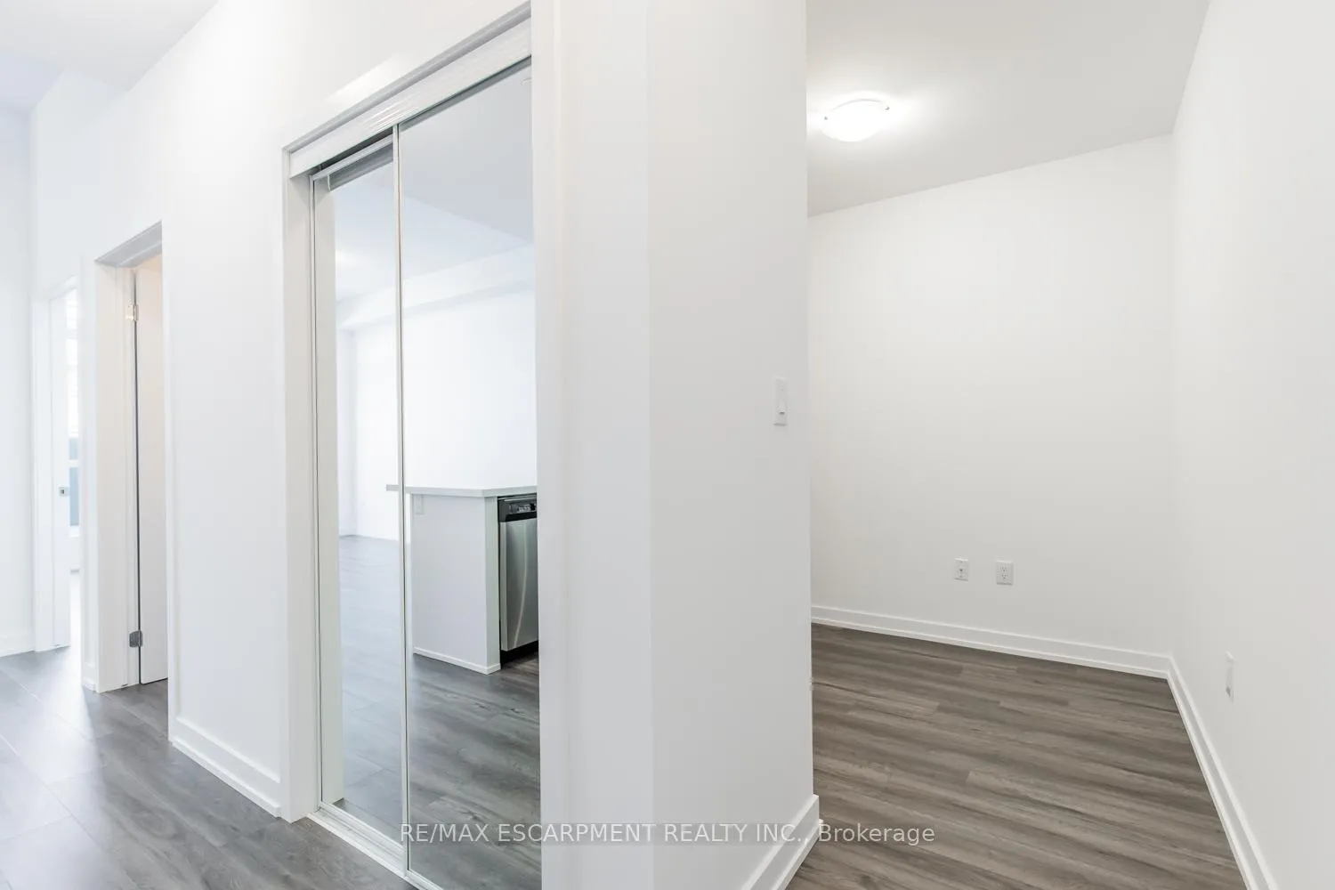 Photo 26 of Unit 516, 460 Dundas Street, Hamilton, Waterdown — HOMEH