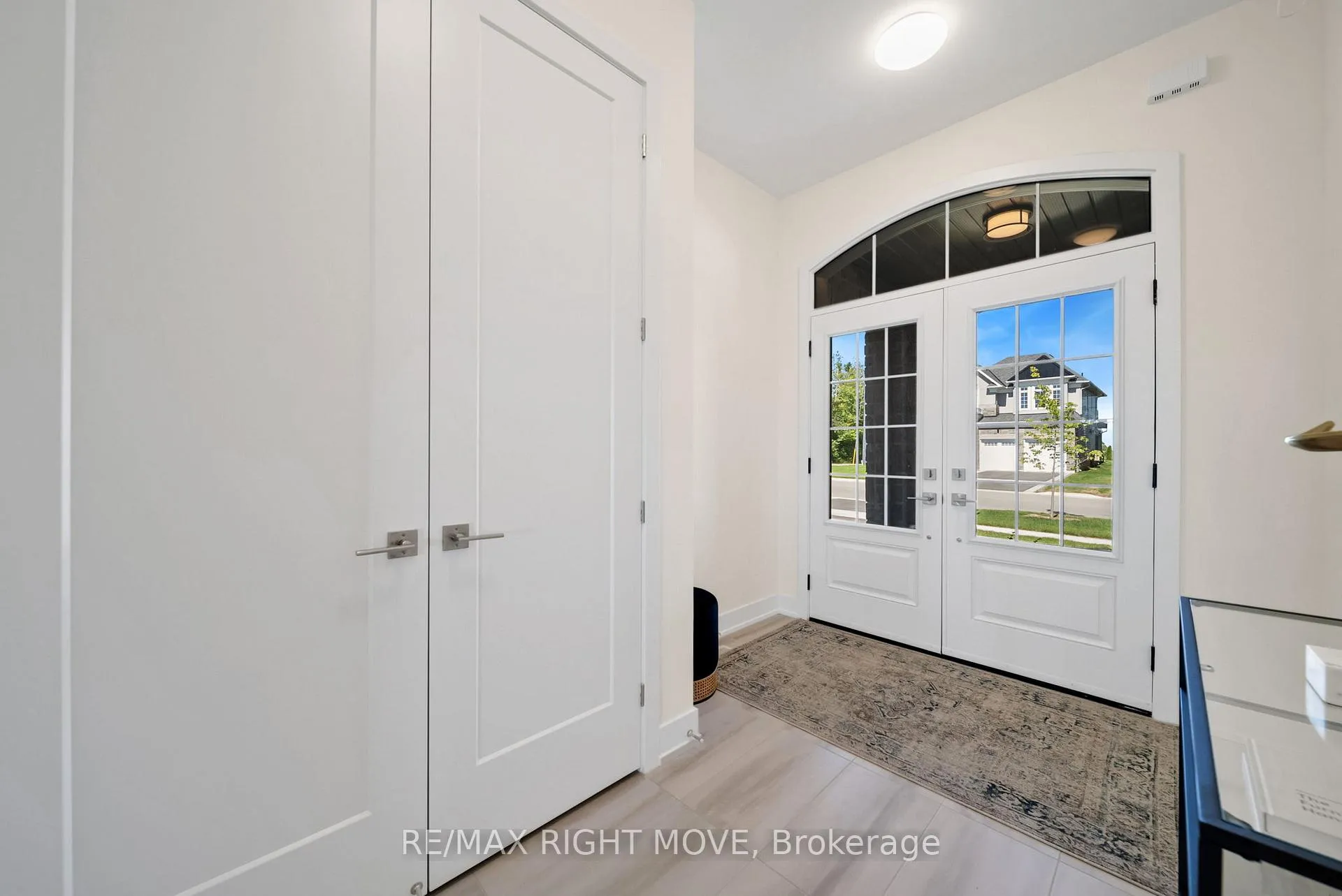 Photo 2 of 3194 Orion Boulevard, Orillia — HOMEH