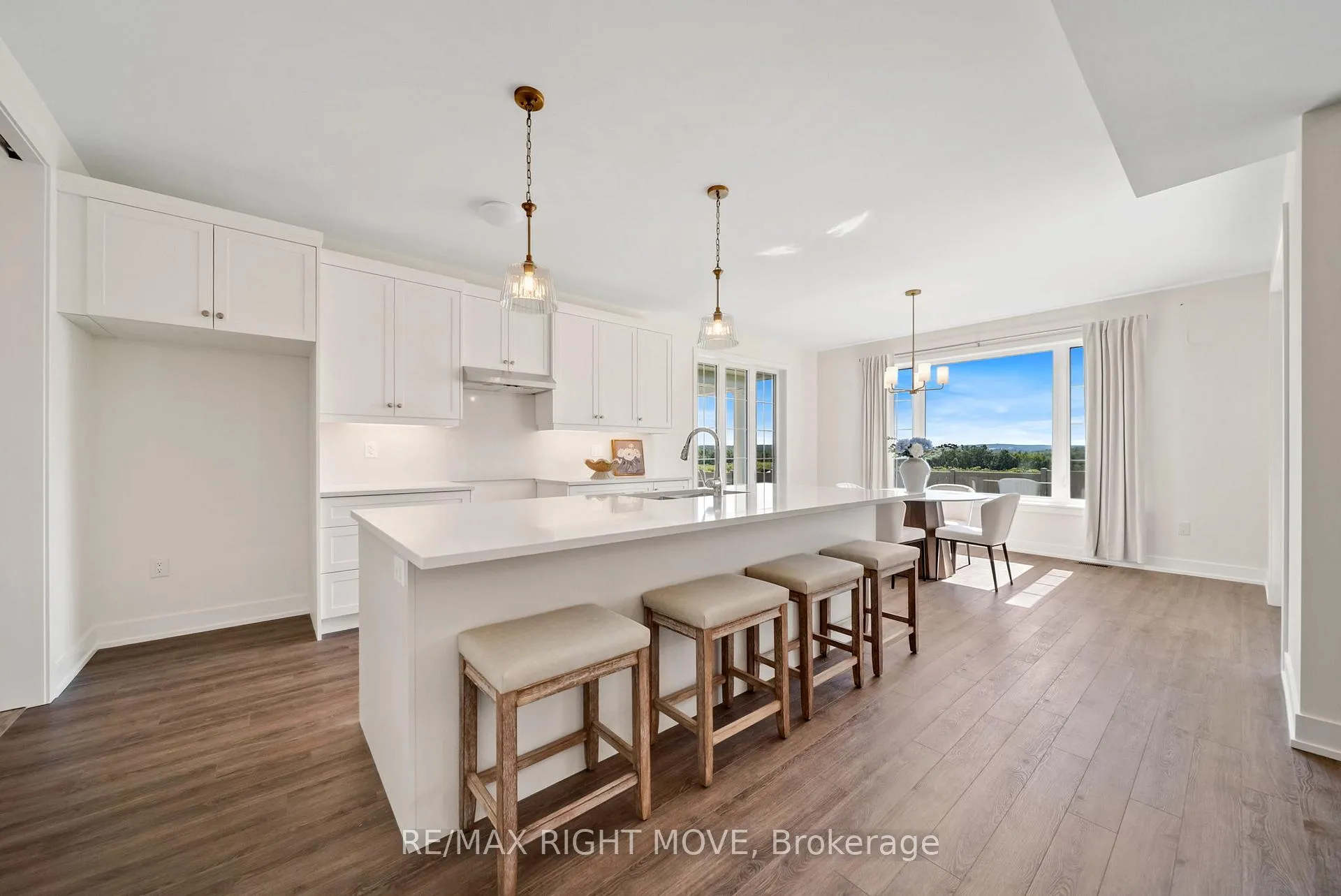 Photo 13 of 3194 Orion Boulevard, Orillia — HOMEH