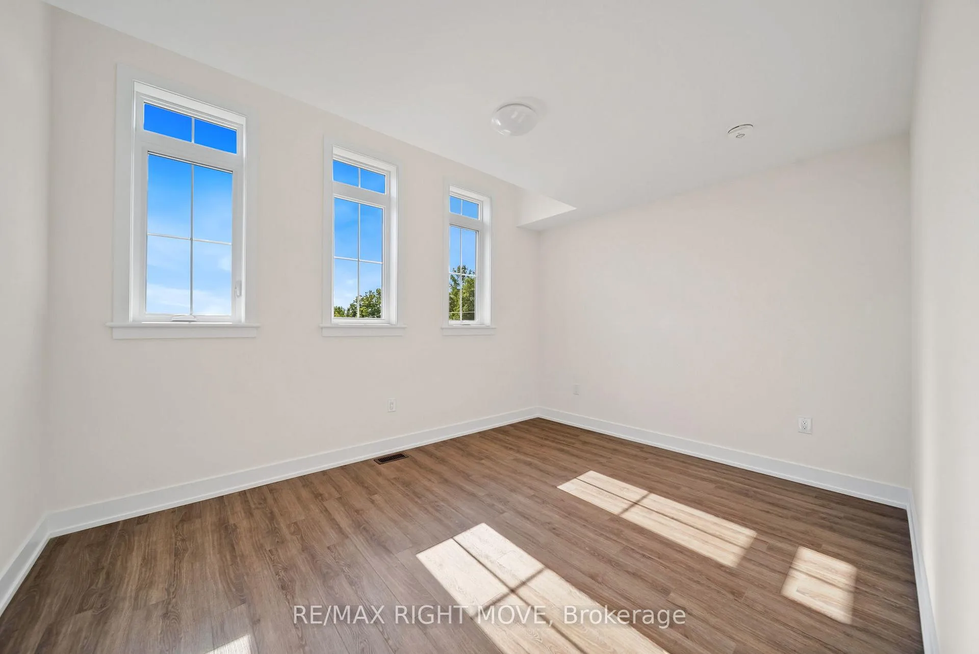 Photo 31 of 3194 Orion Boulevard, Orillia — HOMEH