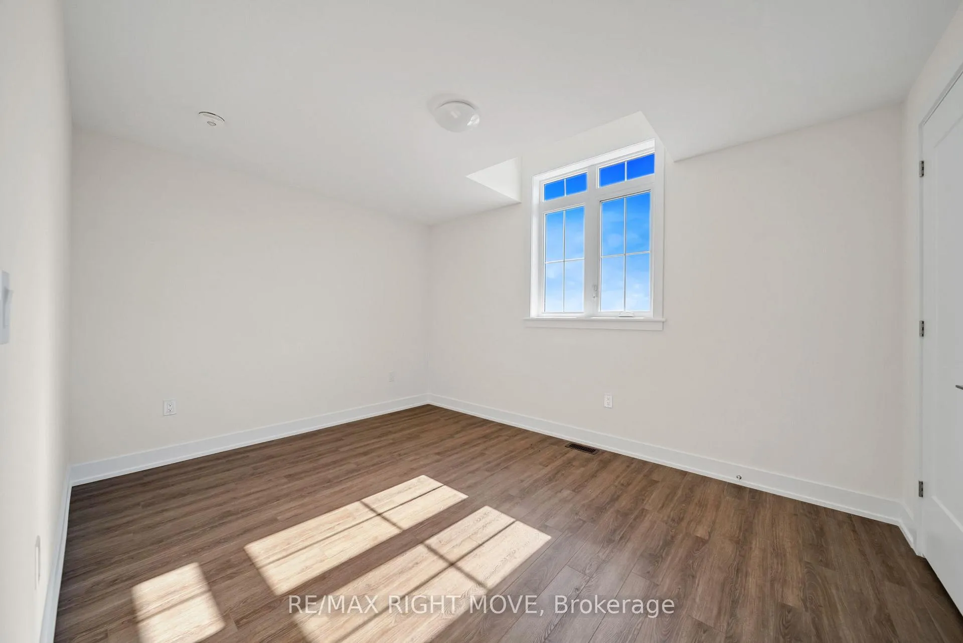 Photo 32 of 3194 Orion Boulevard, Orillia — HOMEH