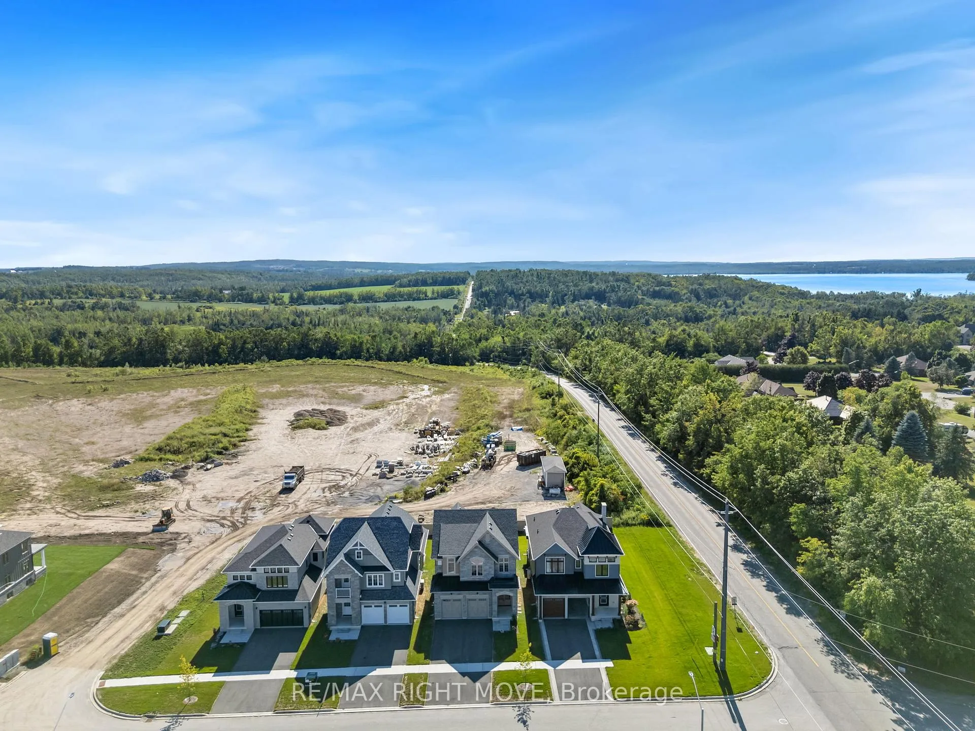 Photo 35 of 3194 Orion Boulevard, Orillia — HOMEH