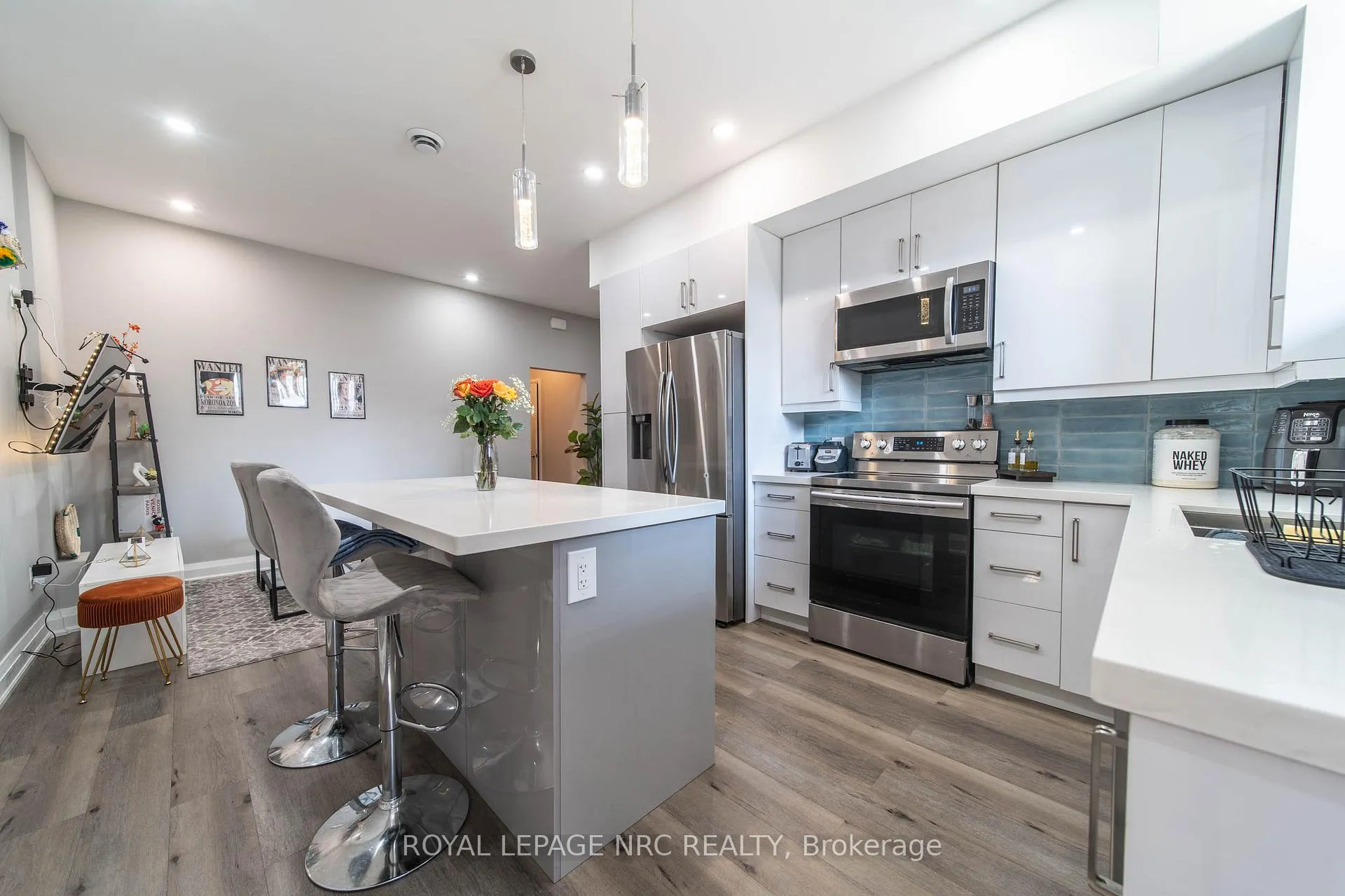 Photo 3 of 37A Ormonde Avenue, St. Catharines, Facer — HOMEH