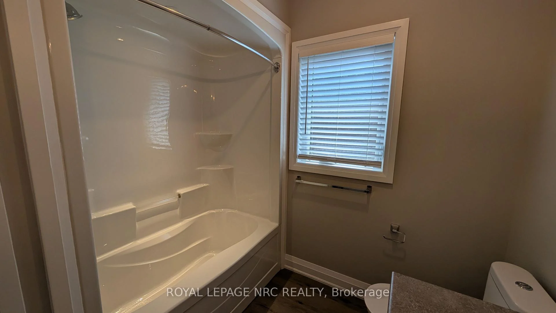 Photo 23 of 37A Ormonde Avenue, St. Catharines, Facer — HOMEH