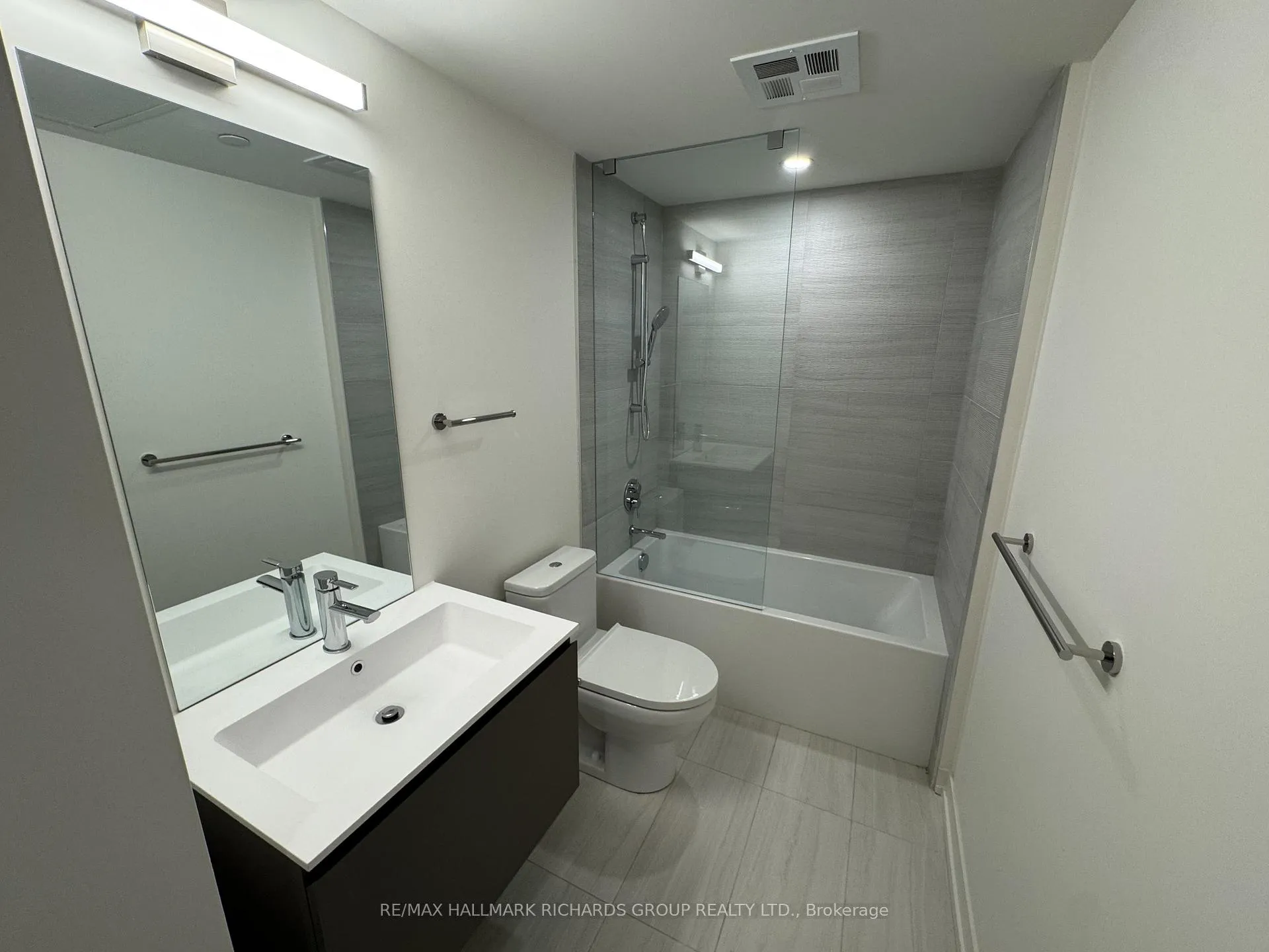 Photo 12 of Unit 402, 761 Queen Street E, Toronto, South Riverdale — HOMEH