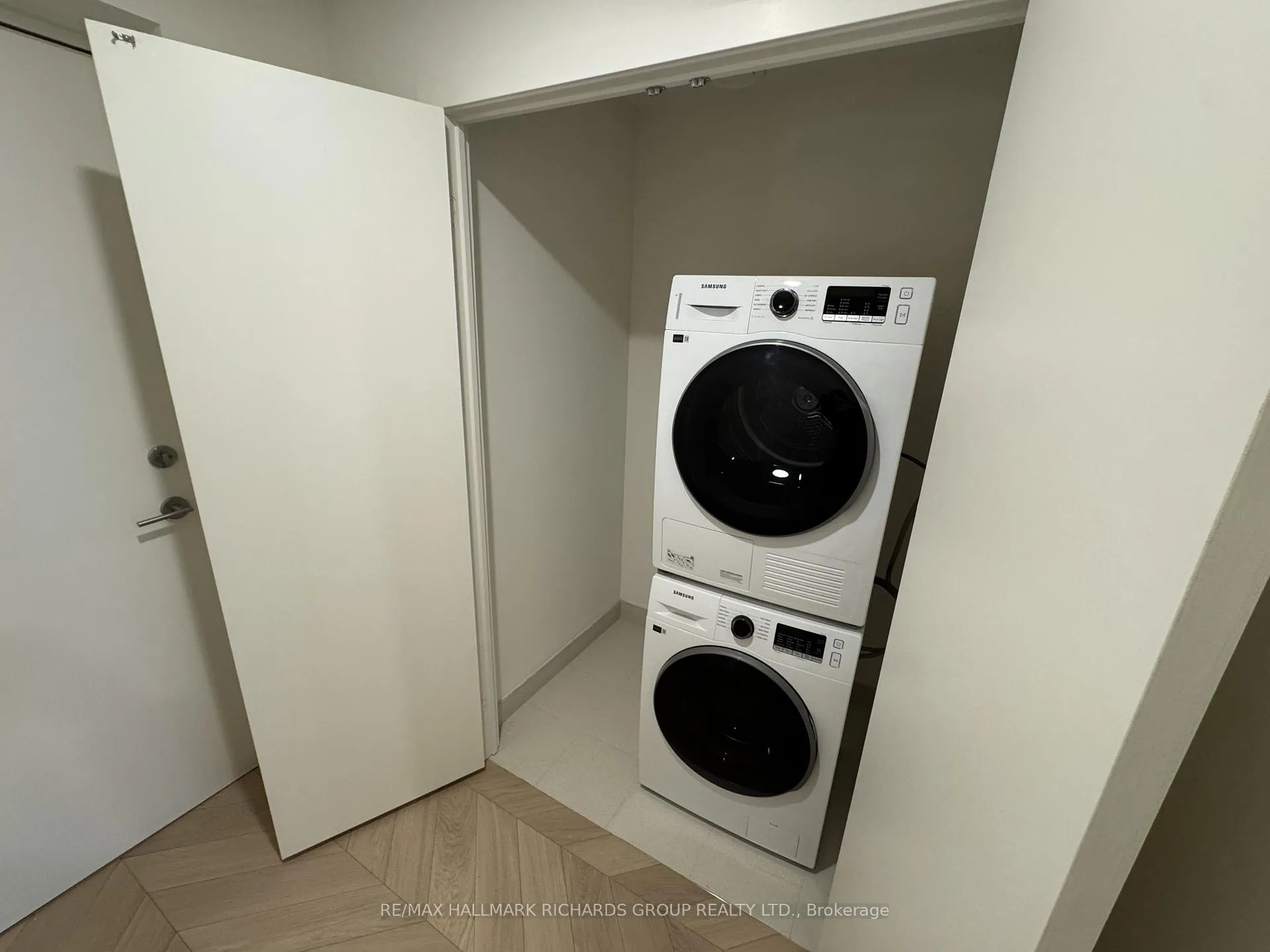 Photo 14 of Unit 402, 761 Queen Street E, Toronto, South Riverdale — HOMEH