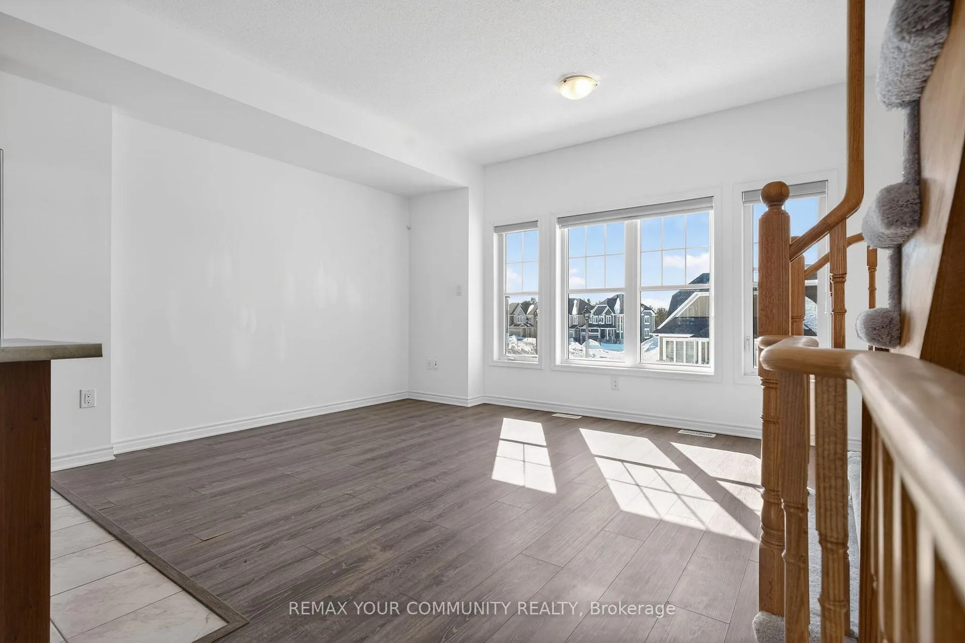 Photo 2 of 150 Village Gate Drive, Wasaga Beach — HOMEH