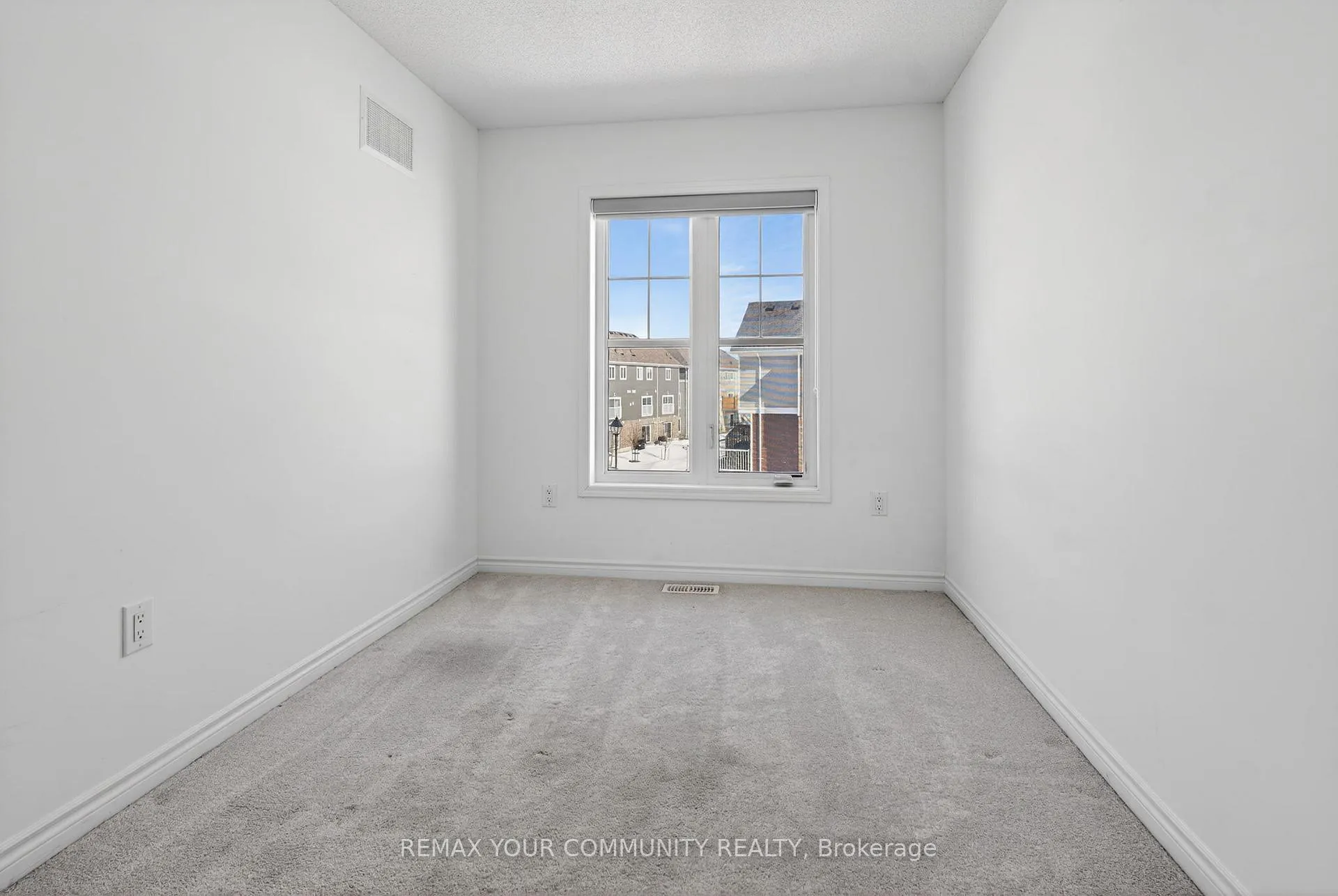 Photo 11 of 150 Village Gate Drive, Wasaga Beach — HOMEH