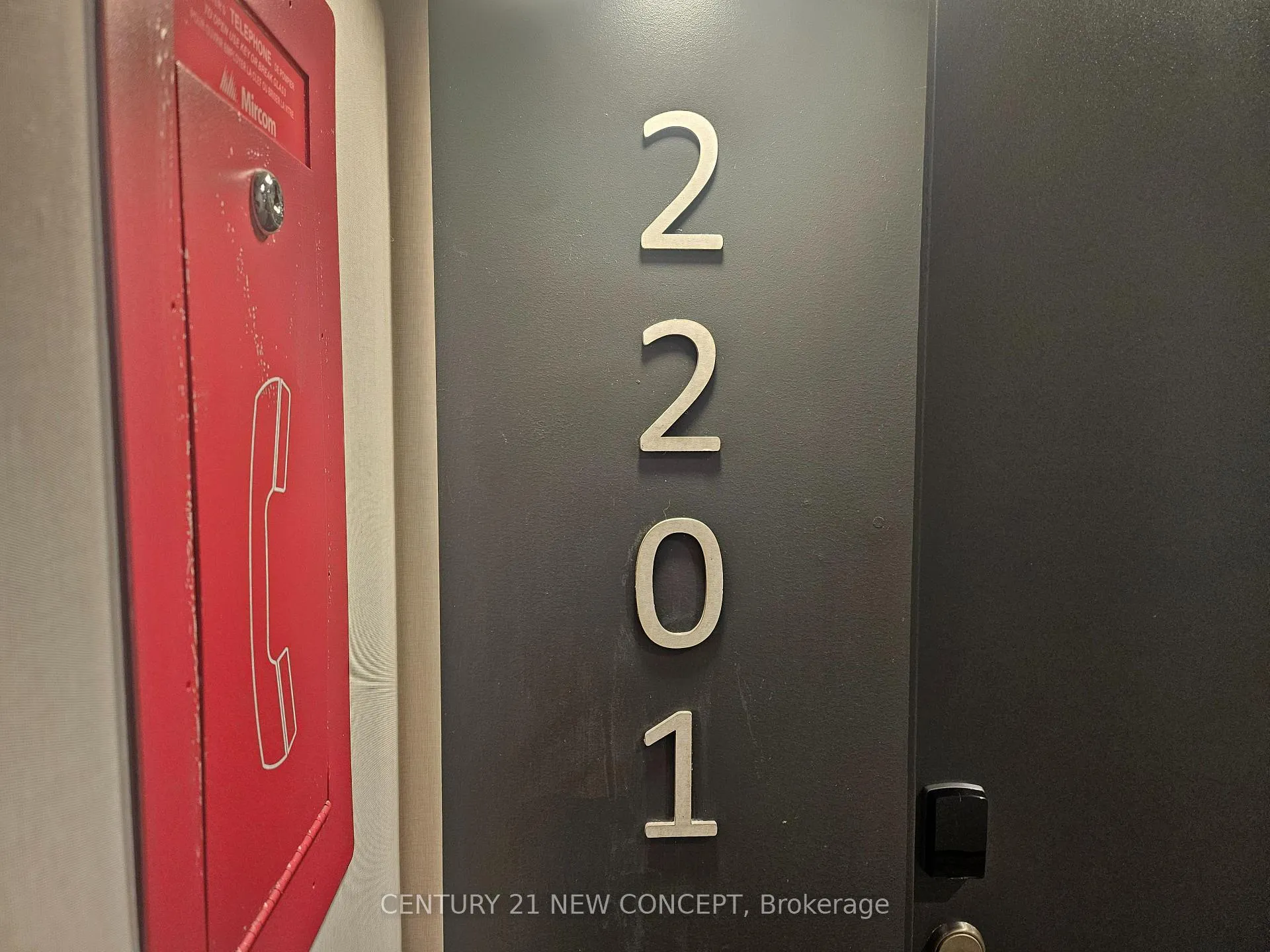 Photo 2 of Unit 2201, 180 Front Street E, Toronto, Moss Park — HOMEH