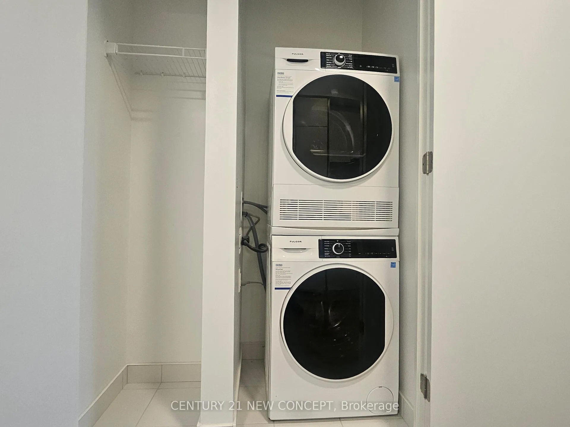 Photo 4 of Unit 2201, 180 Front Street E, Toronto, Moss Park — HOMEH