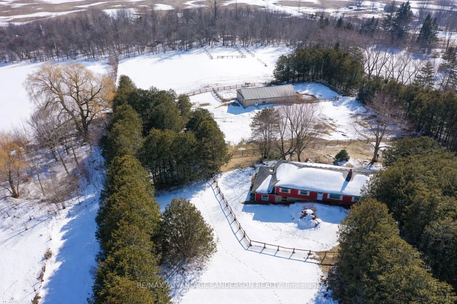Photo 4 of 8201 Observatory Drive, Lucan Biddulph, Rural Lucan Biddulph — HOMEH