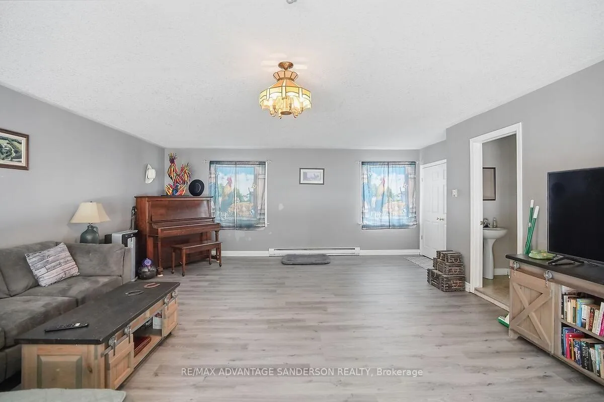 Photo 28 of 8201 Observatory Drive, Lucan Biddulph, Rural Lucan Biddulph — HOMEH