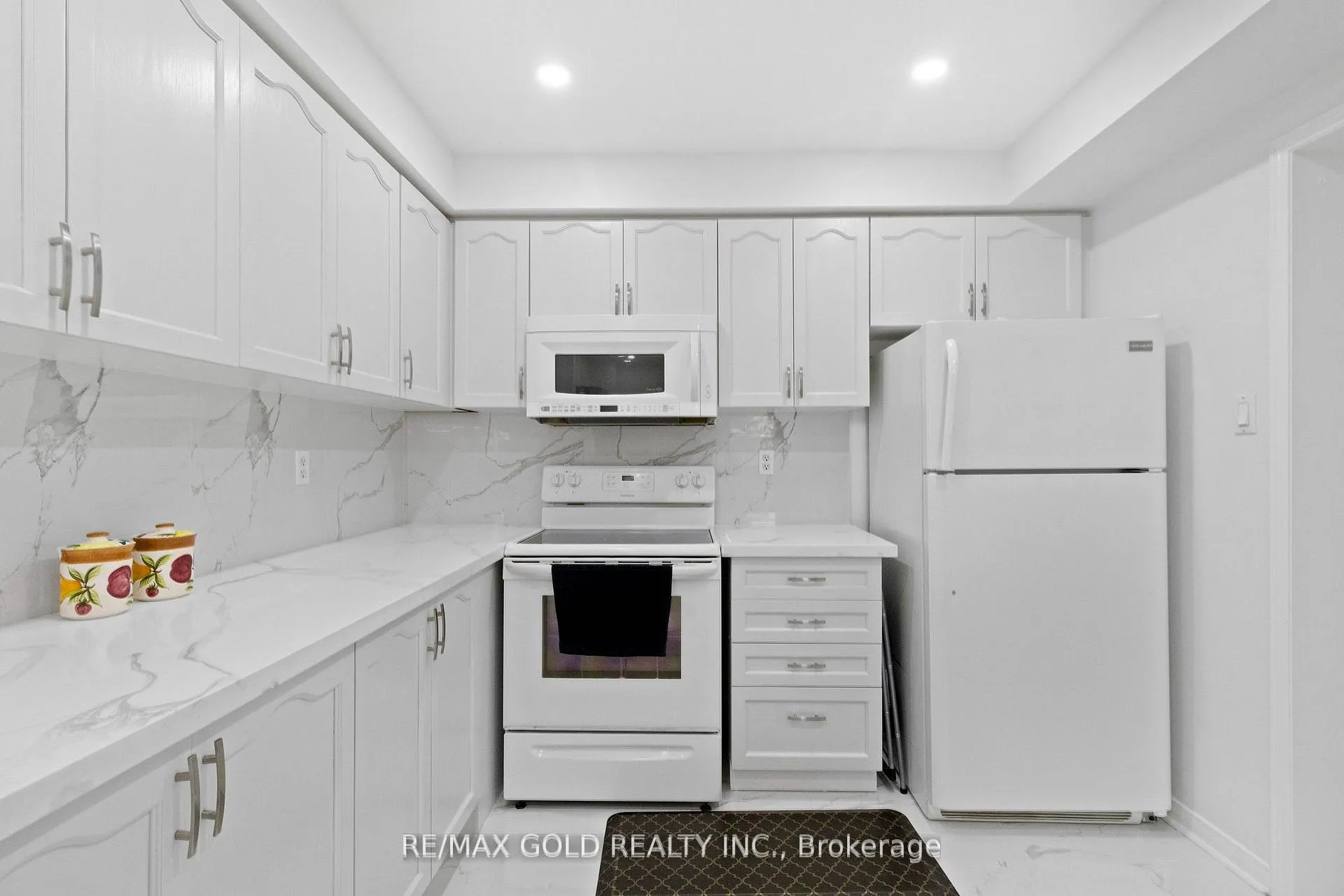Photo 2 of 40 Blue Spruce Street, Brampton, Sandringham-Wellington — HOMEH