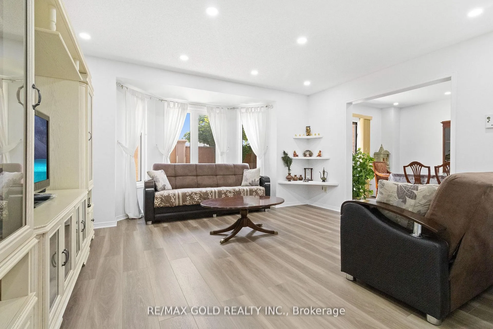 Photo 6 of 40 Blue Spruce Street, Brampton, Sandringham-Wellington — HOMEH