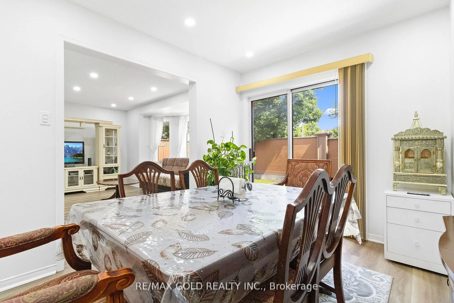 Photo 8 of 40 Blue Spruce Street, Brampton, Sandringham-Wellington — HOMEH