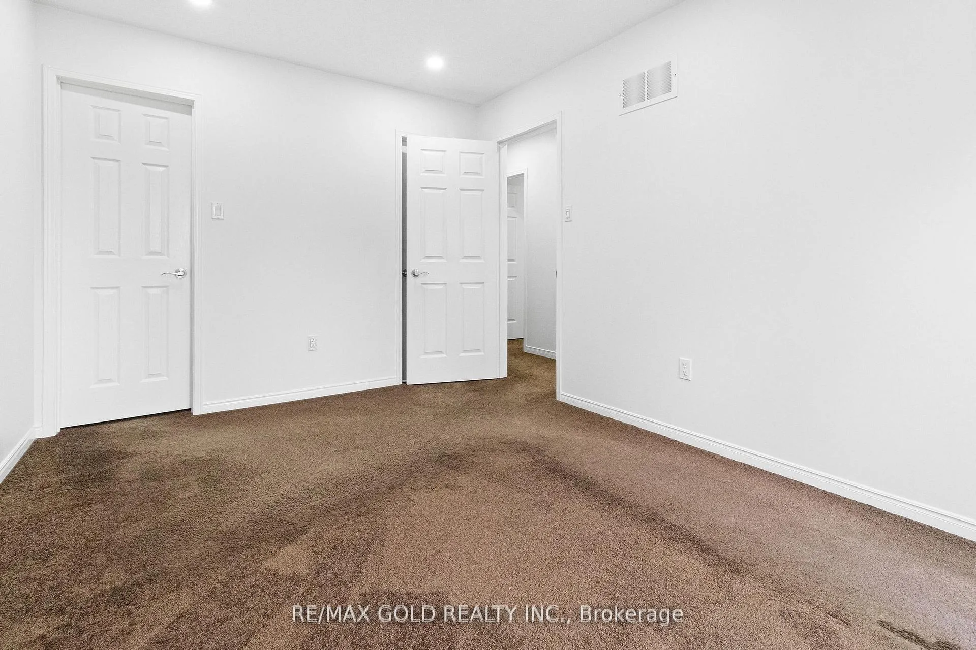 Photo 18 of 40 Blue Spruce Street, Brampton, Sandringham-Wellington — HOMEH