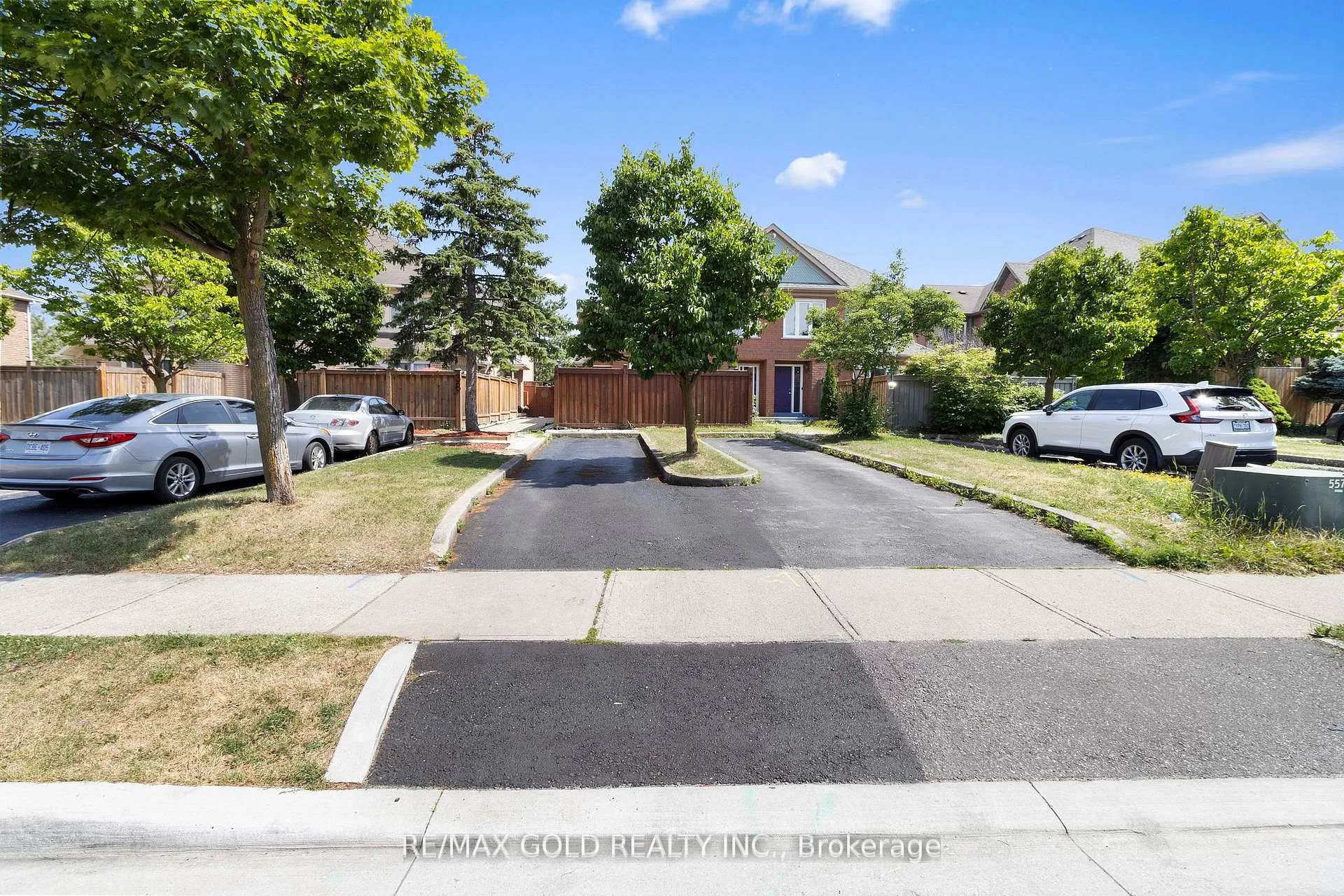 Photo 25 of 40 Blue Spruce Street, Brampton, Sandringham-Wellington — HOMEH