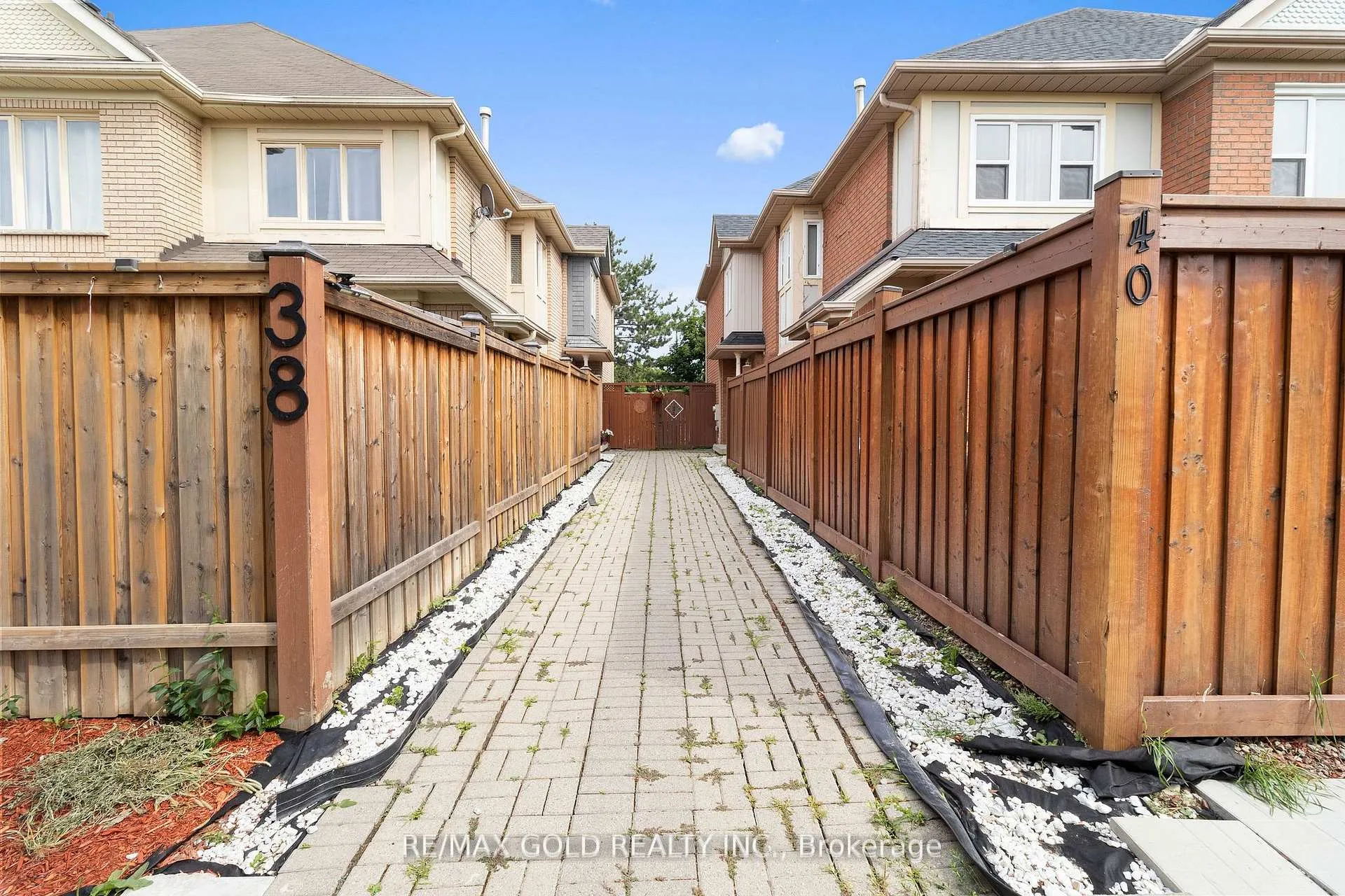 Photo 26 of 40 Blue Spruce Street, Brampton, Sandringham-Wellington — HOMEH