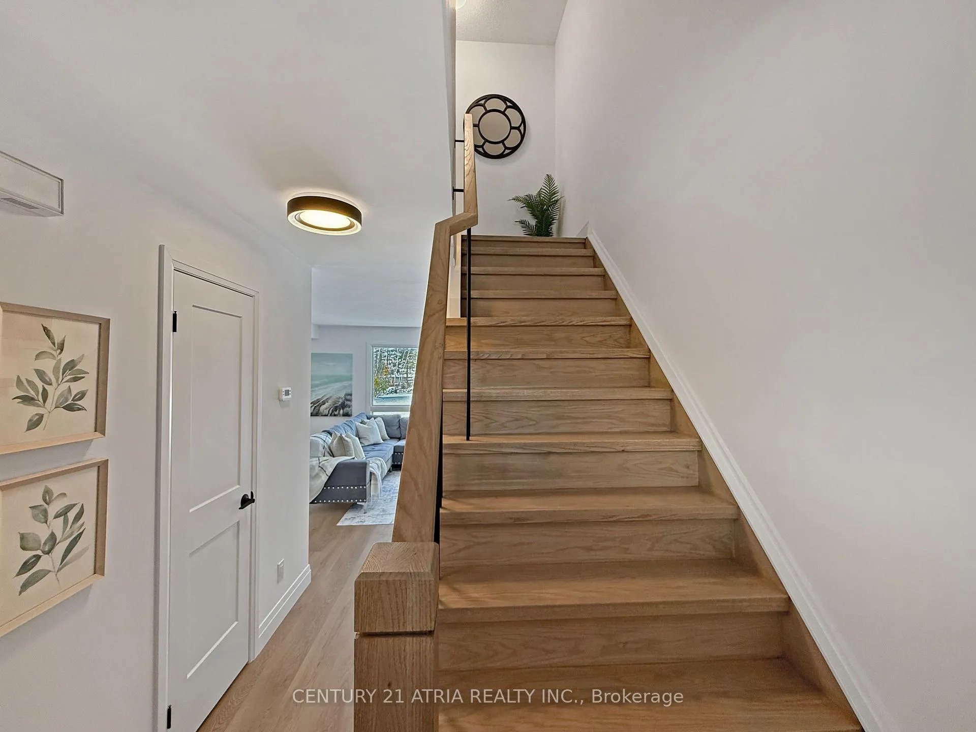 Photo 5 of 2260 Lynn Street, Innisfil, Stroud — HOMEH