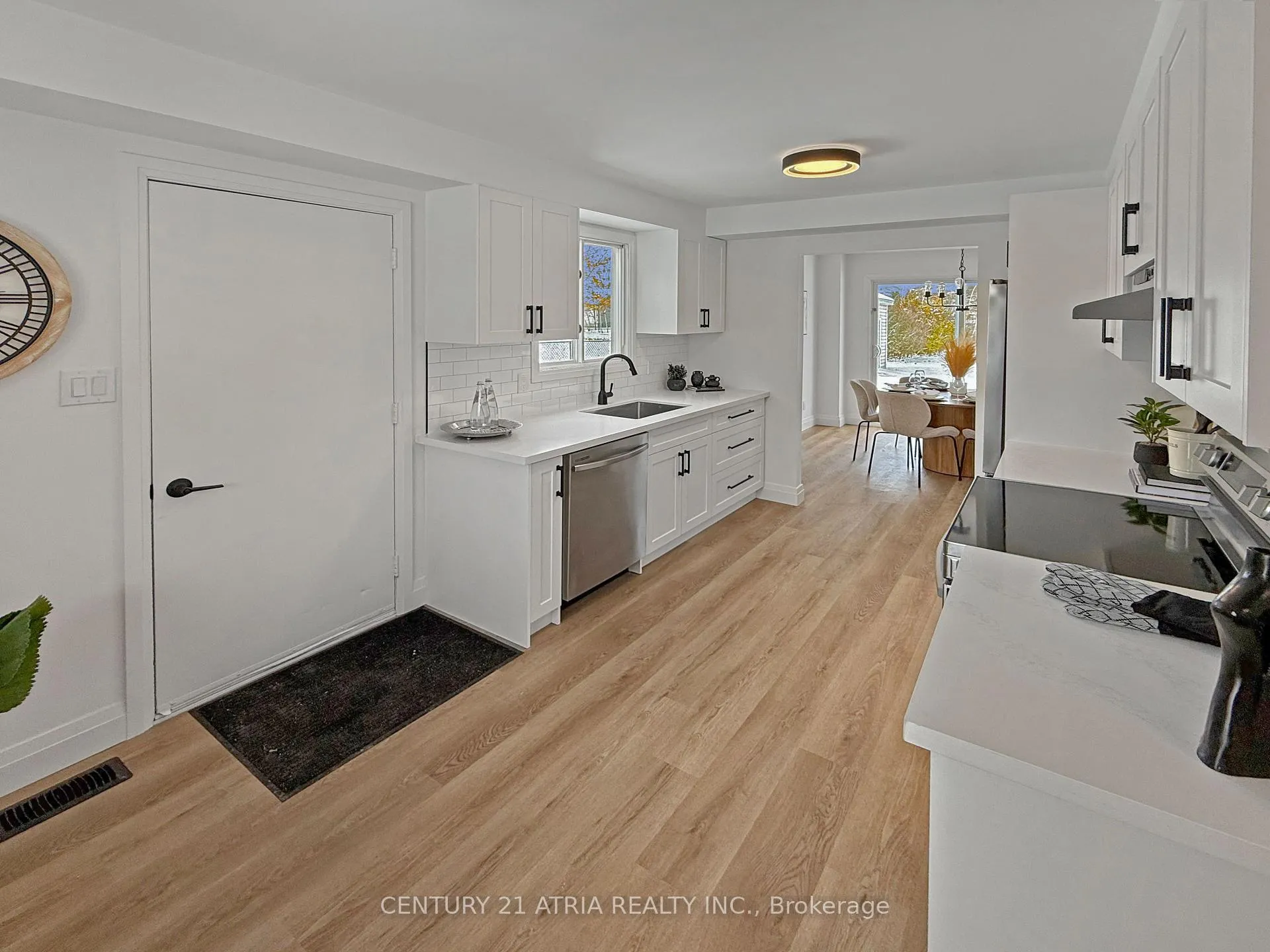 Photo 6 of 2260 Lynn Street, Innisfil, Stroud — HOMEH