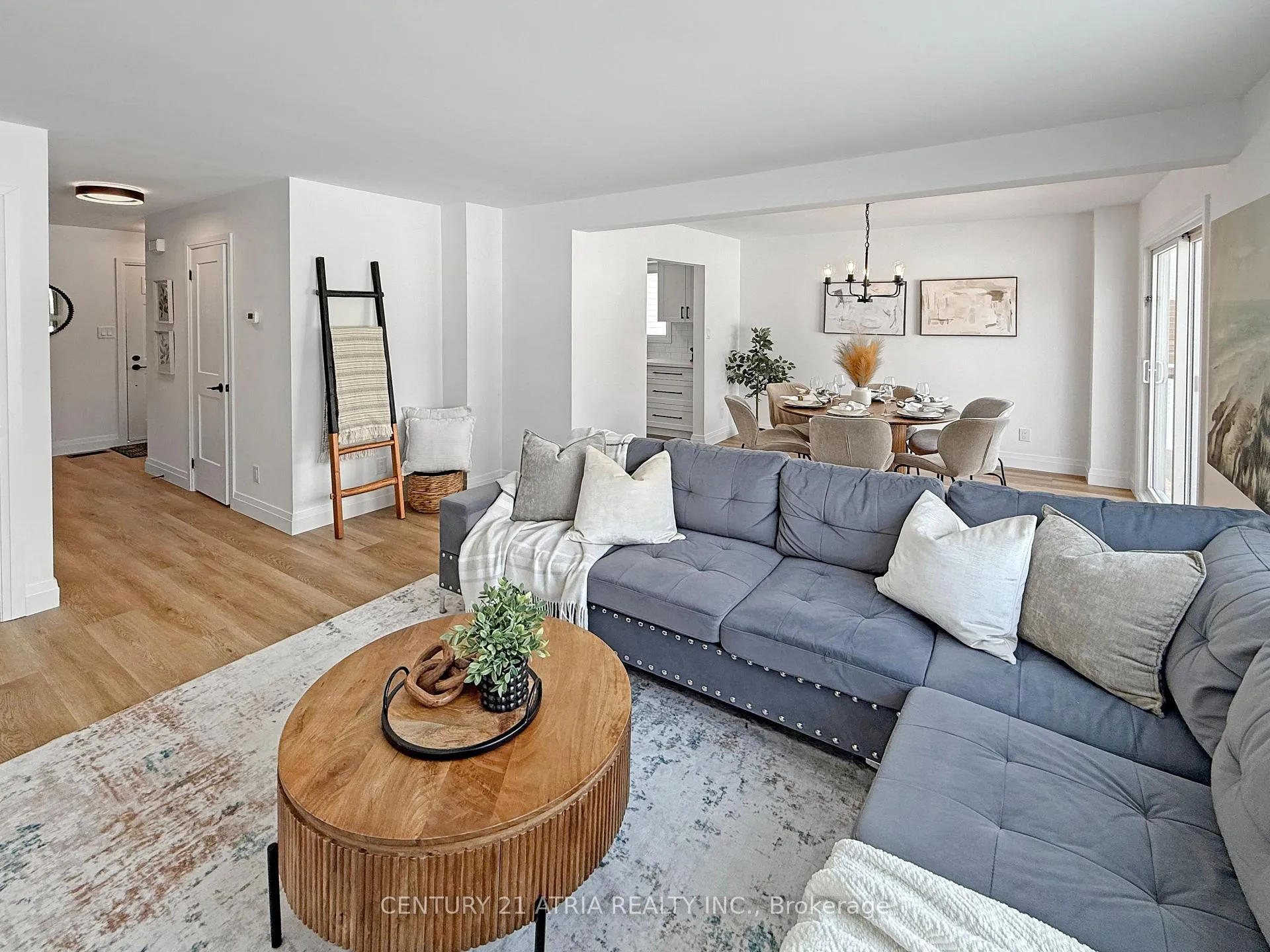 Photo 13 of 2260 Lynn Street, Innisfil, Stroud — HOMEH
