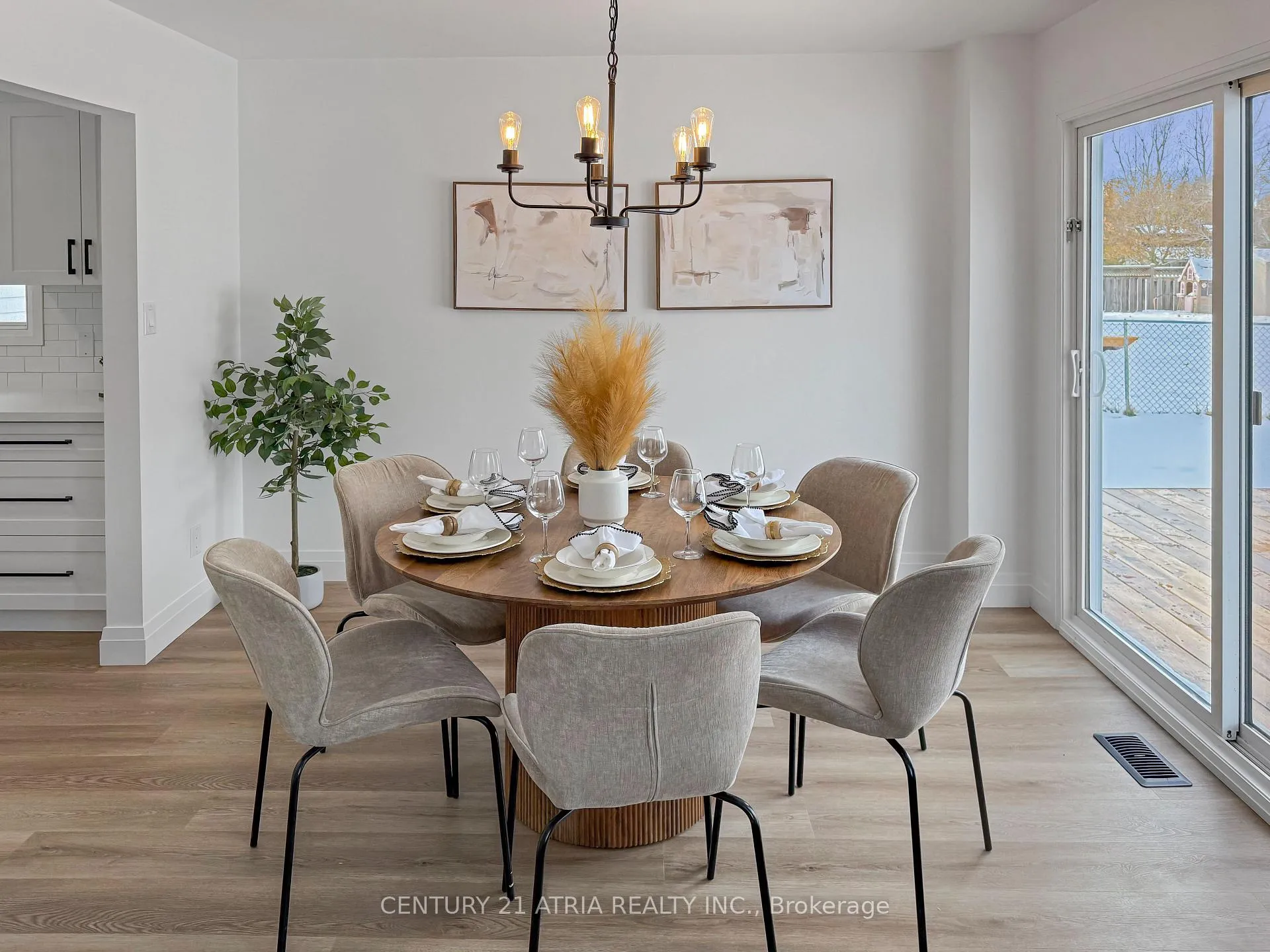 Photo 14 of 2260 Lynn Street, Innisfil, Stroud — HOMEH