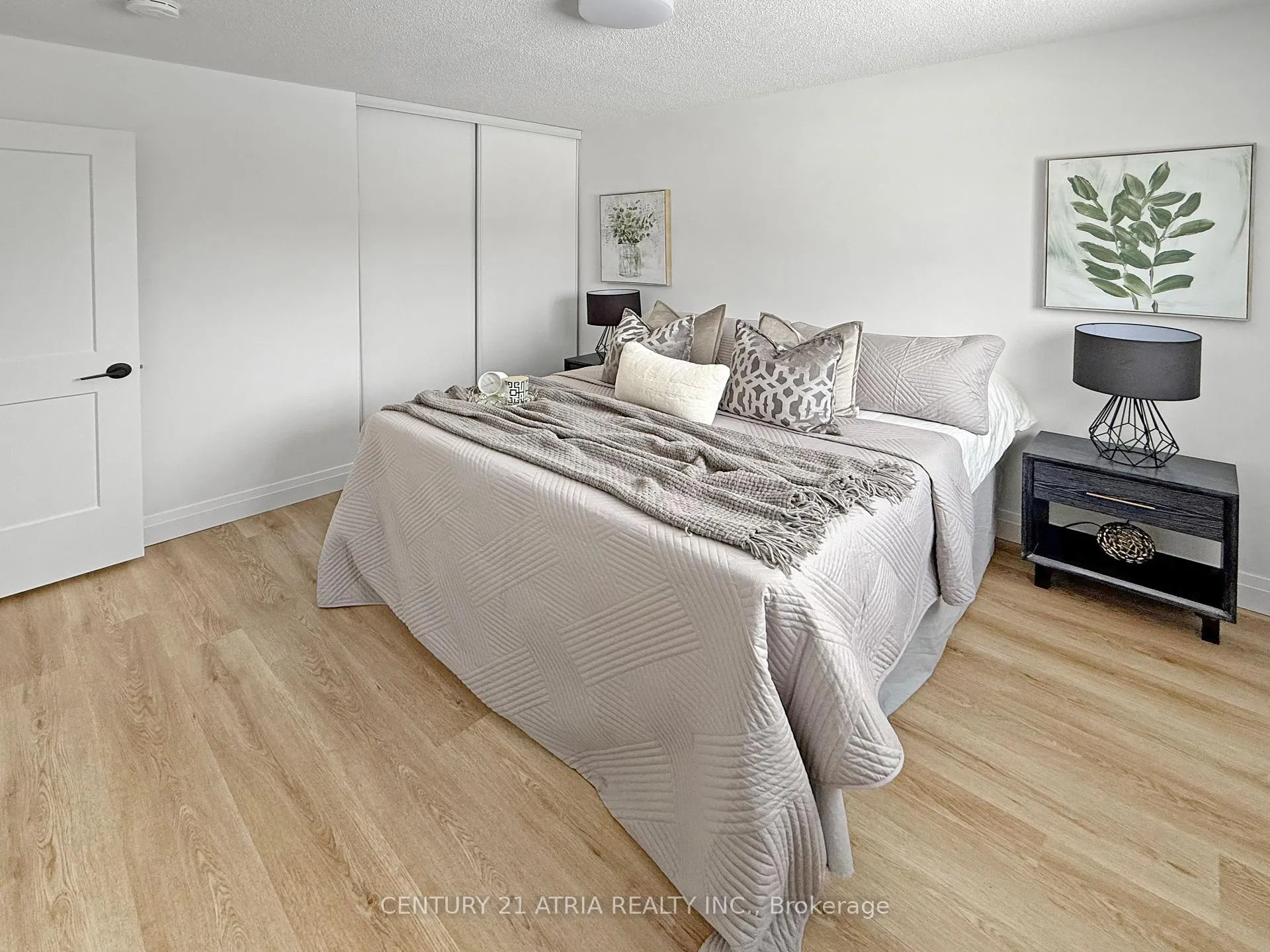 Photo 26 of 2260 Lynn Street, Innisfil, Stroud — HOMEH