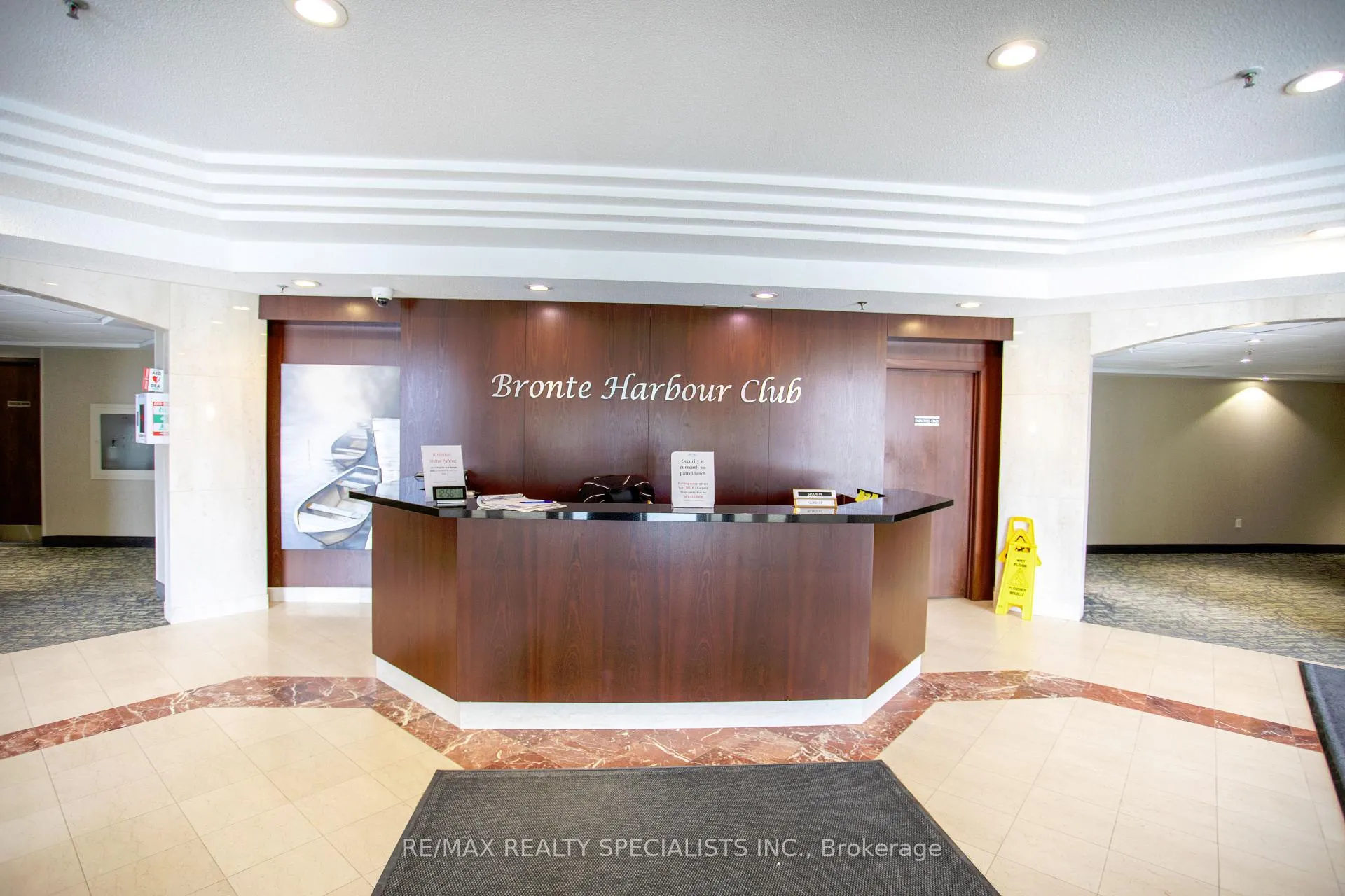Photo 4 of Unit 708, 2511 Lakeshore Road W, Oakville, Bronte — HOMEH